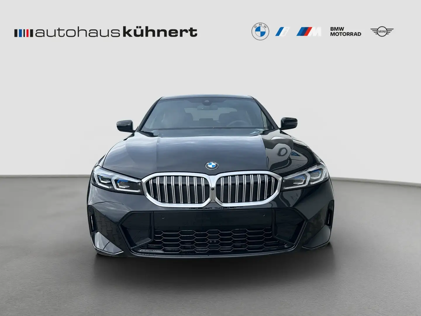 BMW 320 i xDrive Limousine M-Sport UPE: 70.100 EUR Schwarz - 2