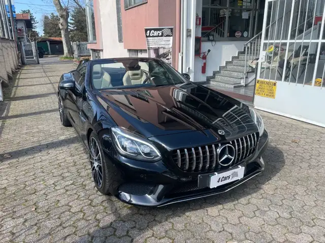 Mercedes-Benz SLC 200 AMG line