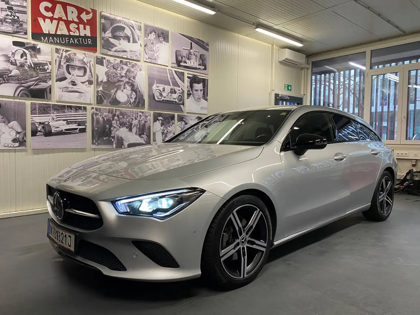 Mercedes-Benz CLA 200 CLA 200 d Shooting Brake 4MATIC Aut. Silber - 1