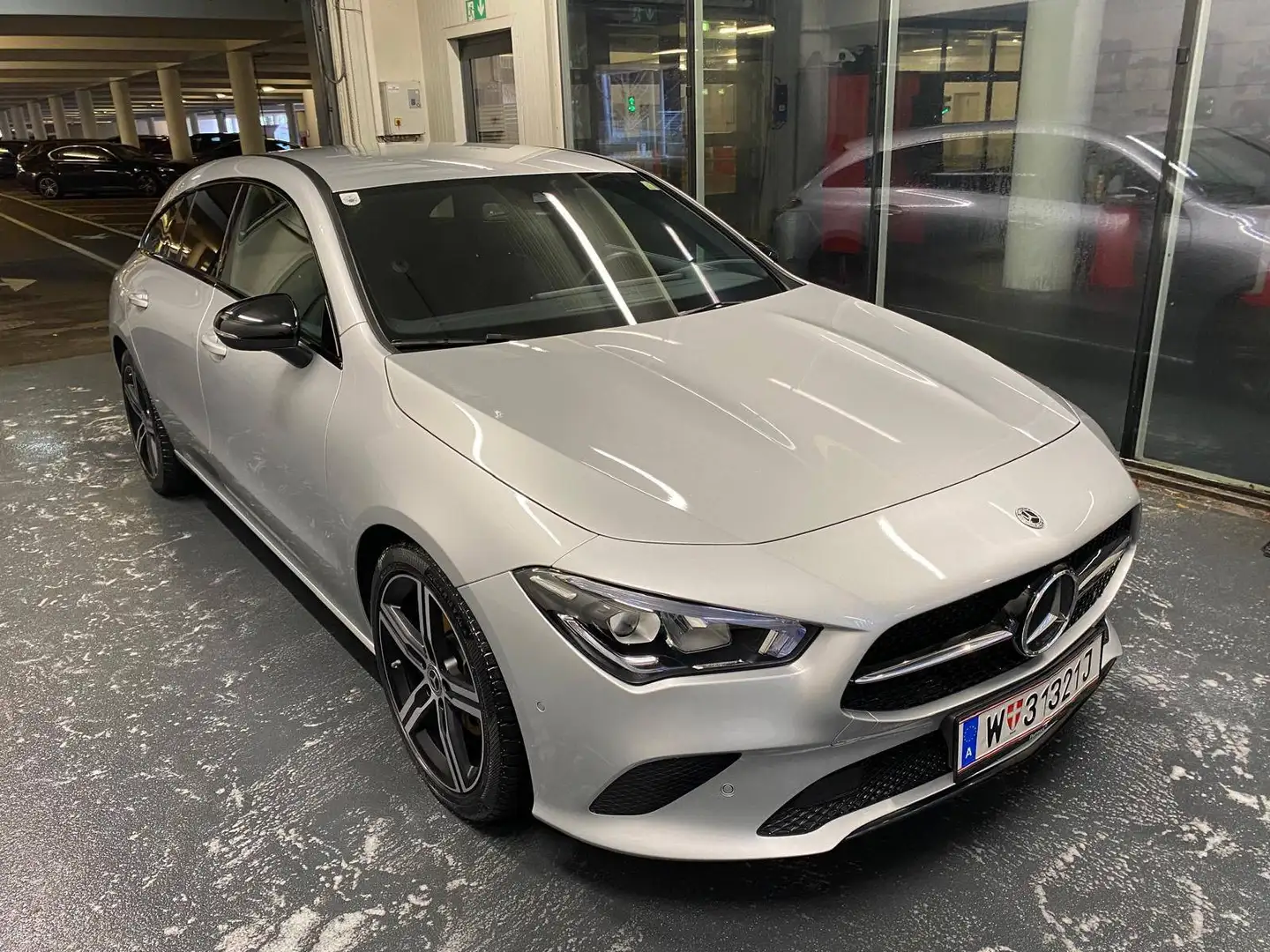 Mercedes-Benz CLA 200 CLA 200 d Shooting Brake 4MATIC Aut. Silber - 2