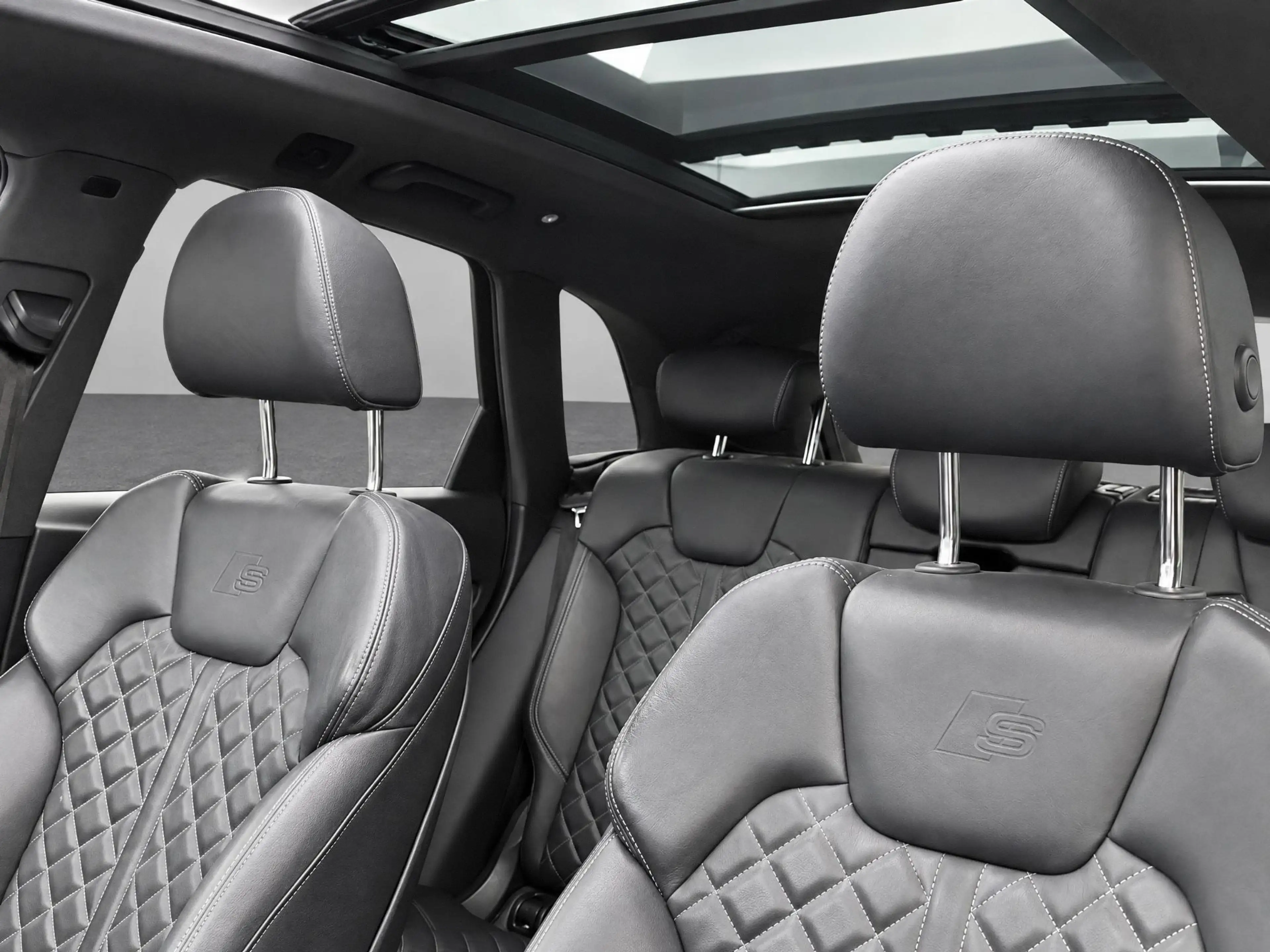 Audi Q5 55 TFSIe 270kW/367PK quattro S Line Competition · — photo 8