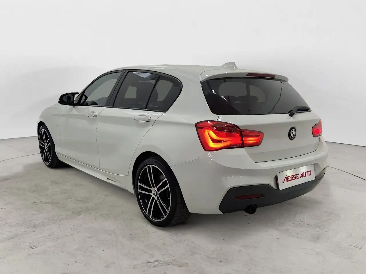 BMW 118 — photo 5 sur 5
