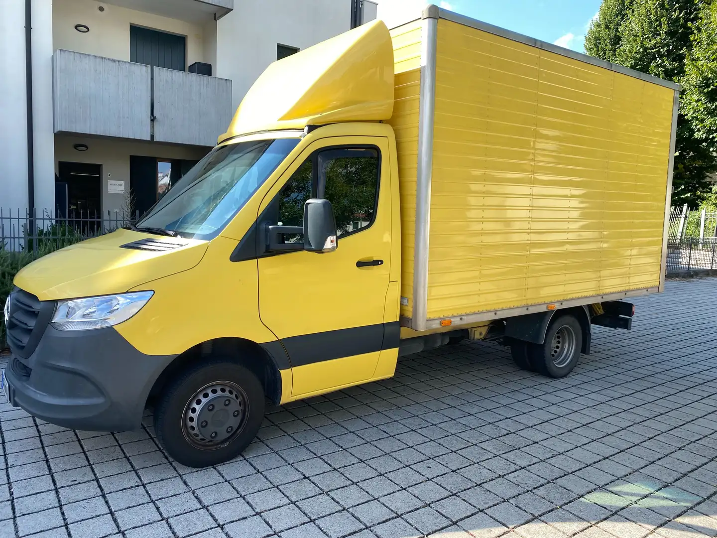 Mercedes-Benz Sprinter 419 CDI 3.0 V6 BOX IN LEGA Giallo - 1