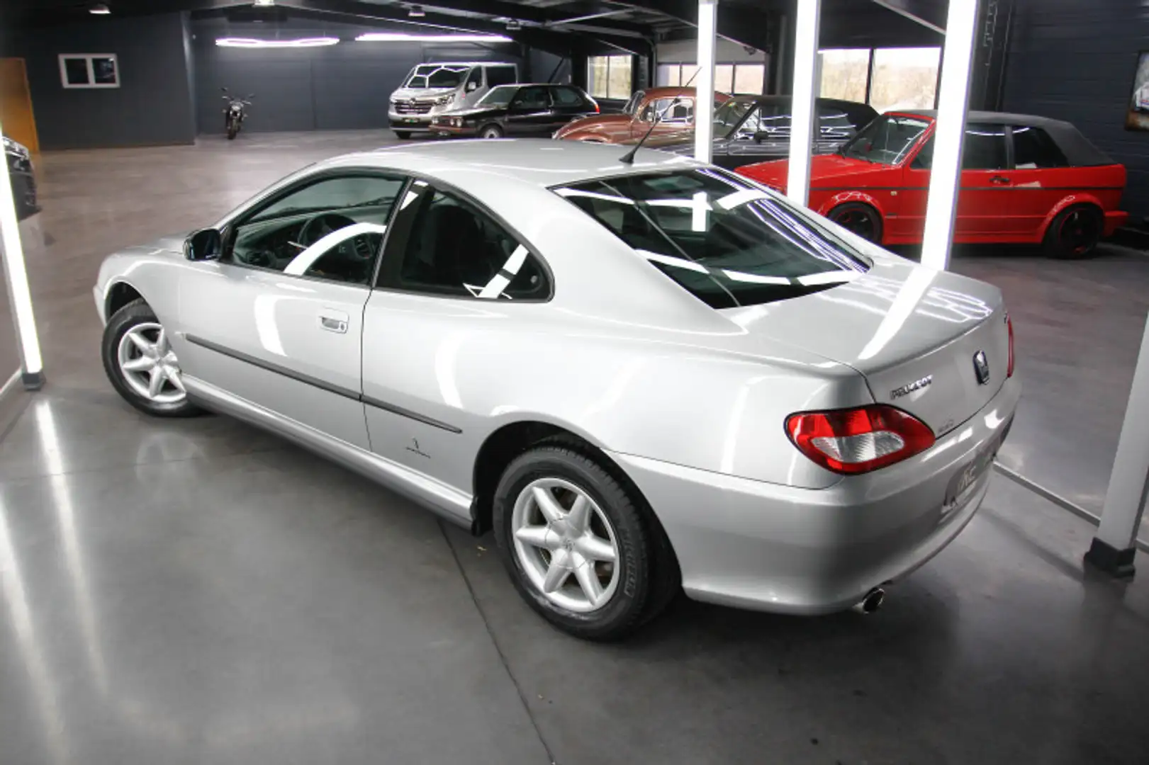 Peugeot 406 2.0 16V 136CH Pininfarina 2EME MAIN / DISTRIBUTION NEUVE Grau - 2