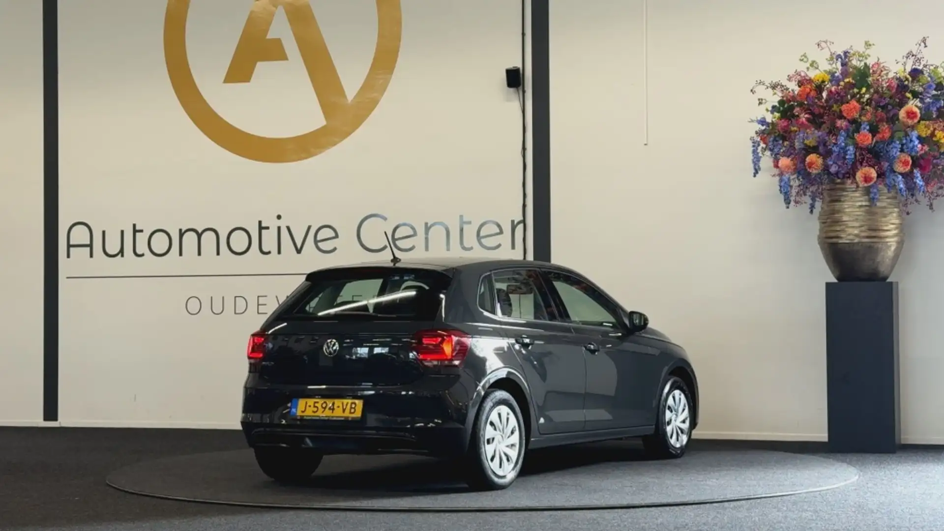 Volkswagen Polo 1.0 MPI Comfortline | A/C | BLUETOOTH | CRUISE Grau - 2