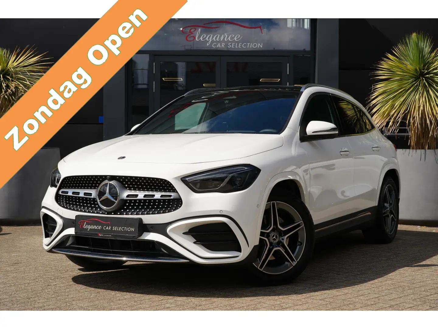 Mercedes-Benz GLA 180 Star Edition AMG Line 136pk Panoramadak/Stoelverwa Wit - 1