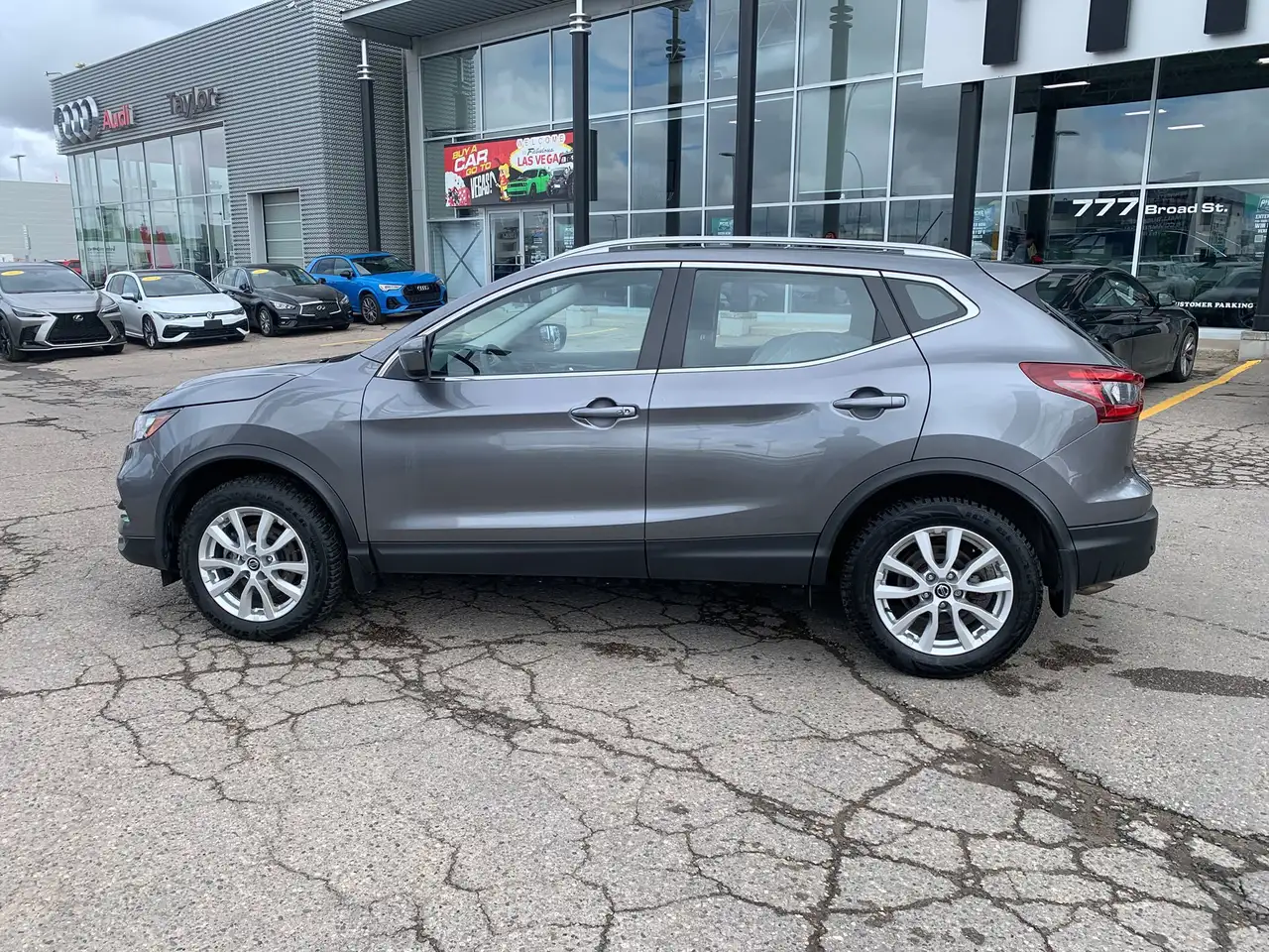 Nissan Qashqai снимка Nissan Qashqai