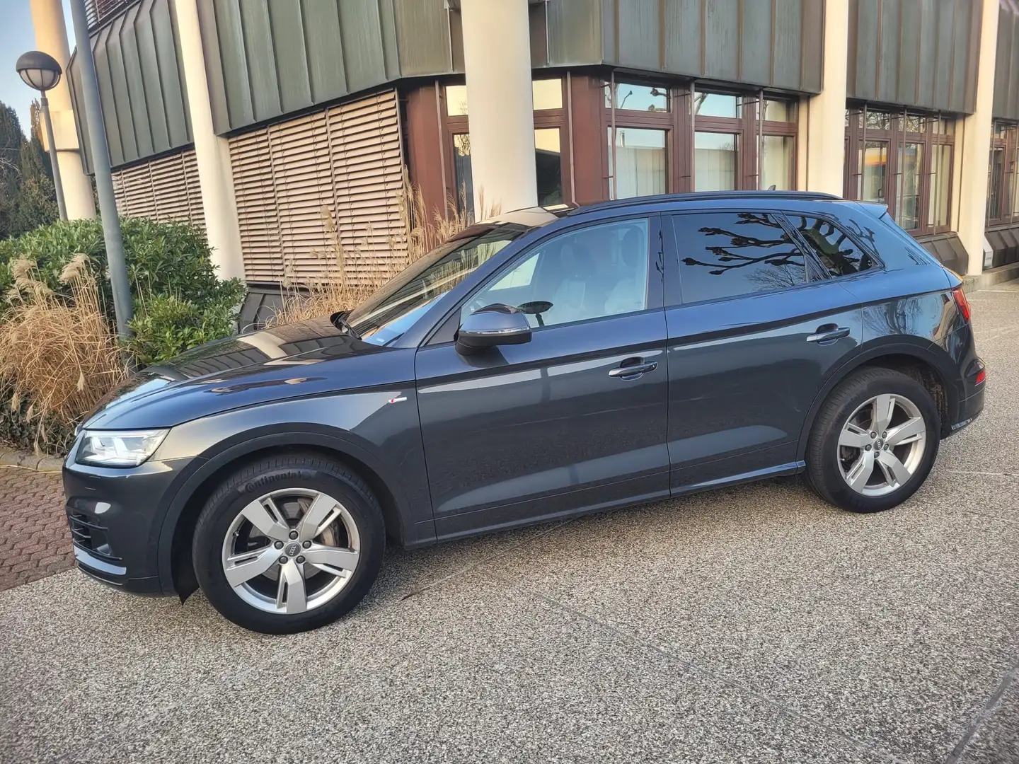 Audi Q5 45 TDI quattro sport S-Line Voll- Pano-MATRIX-EU6 Grau - 2