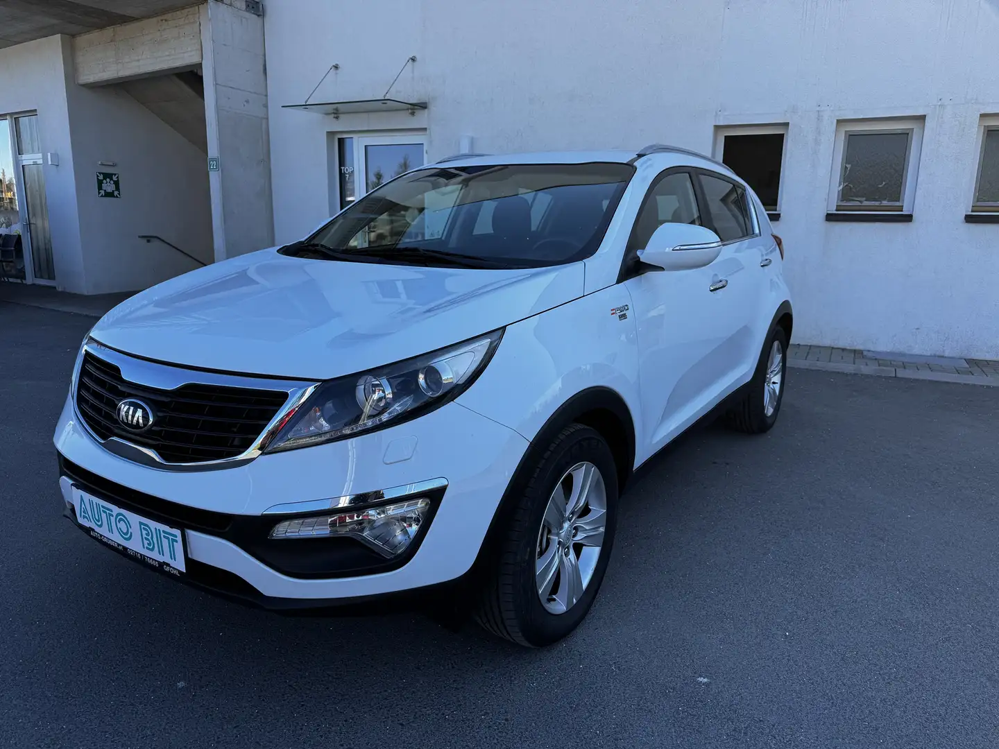 Kia Sportage 2.0 CRDi 4WD Automatik Vision Weiß - 1