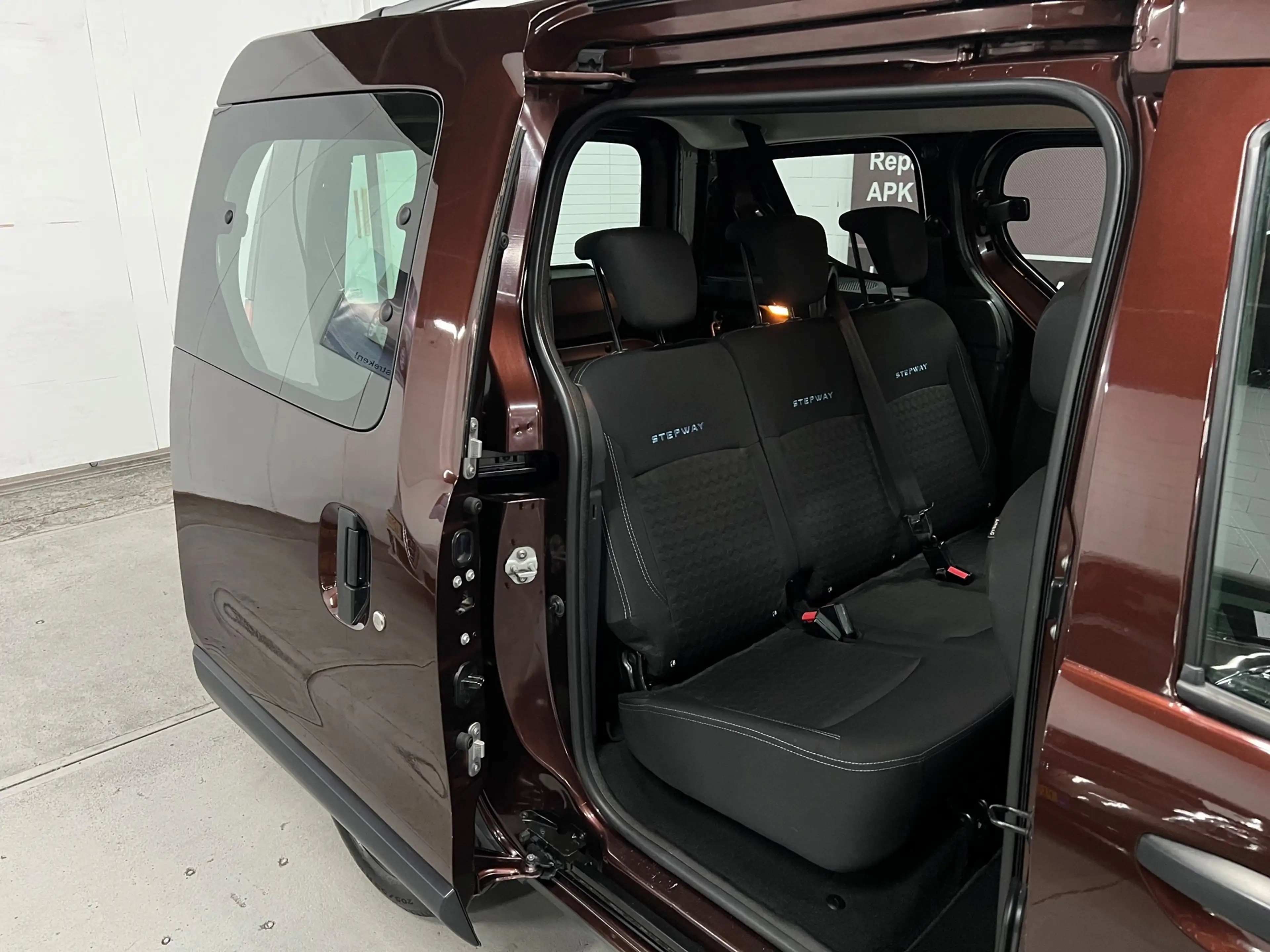Dacia Dokker 1.2 TCe S&S Stepway NAVIGATIE / 2X SCHUIFDEUR — photo 31