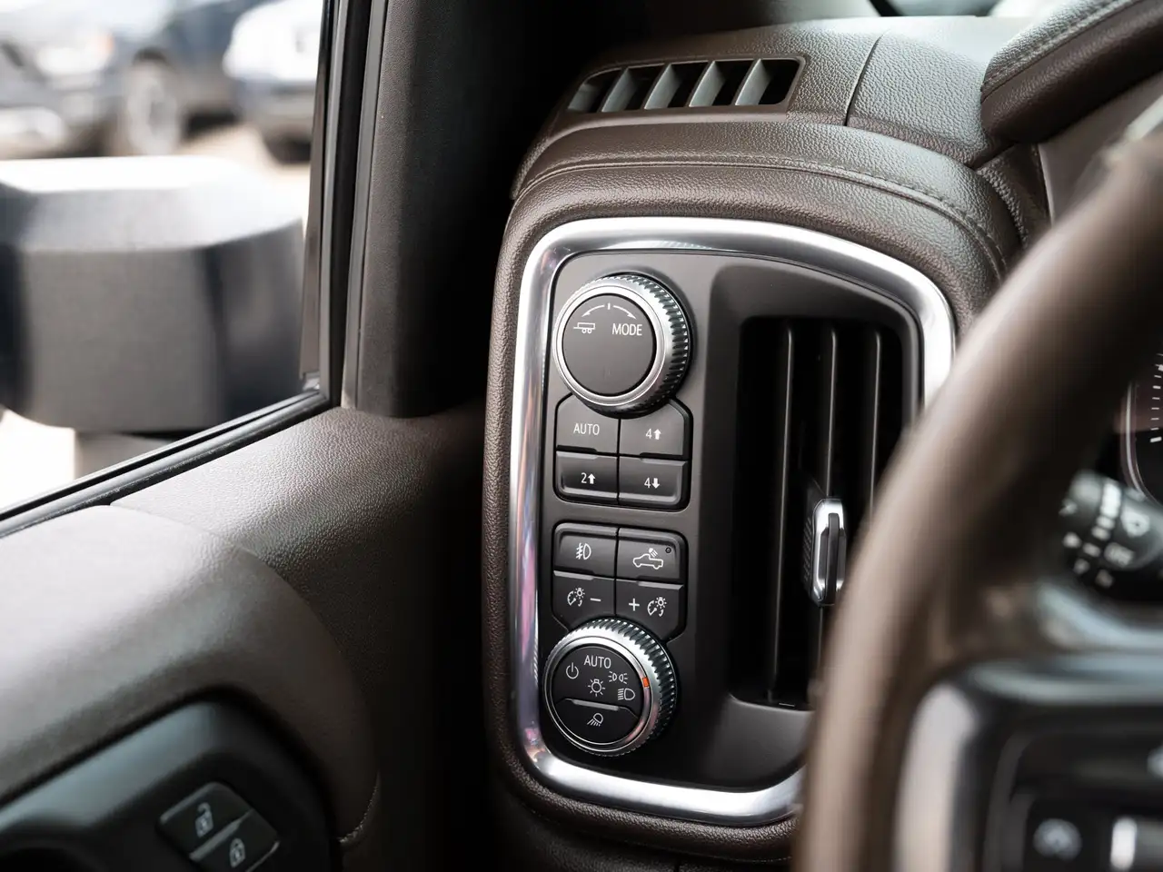 GMC Sierra 3500HD снимка GMC Sierra 3500HD