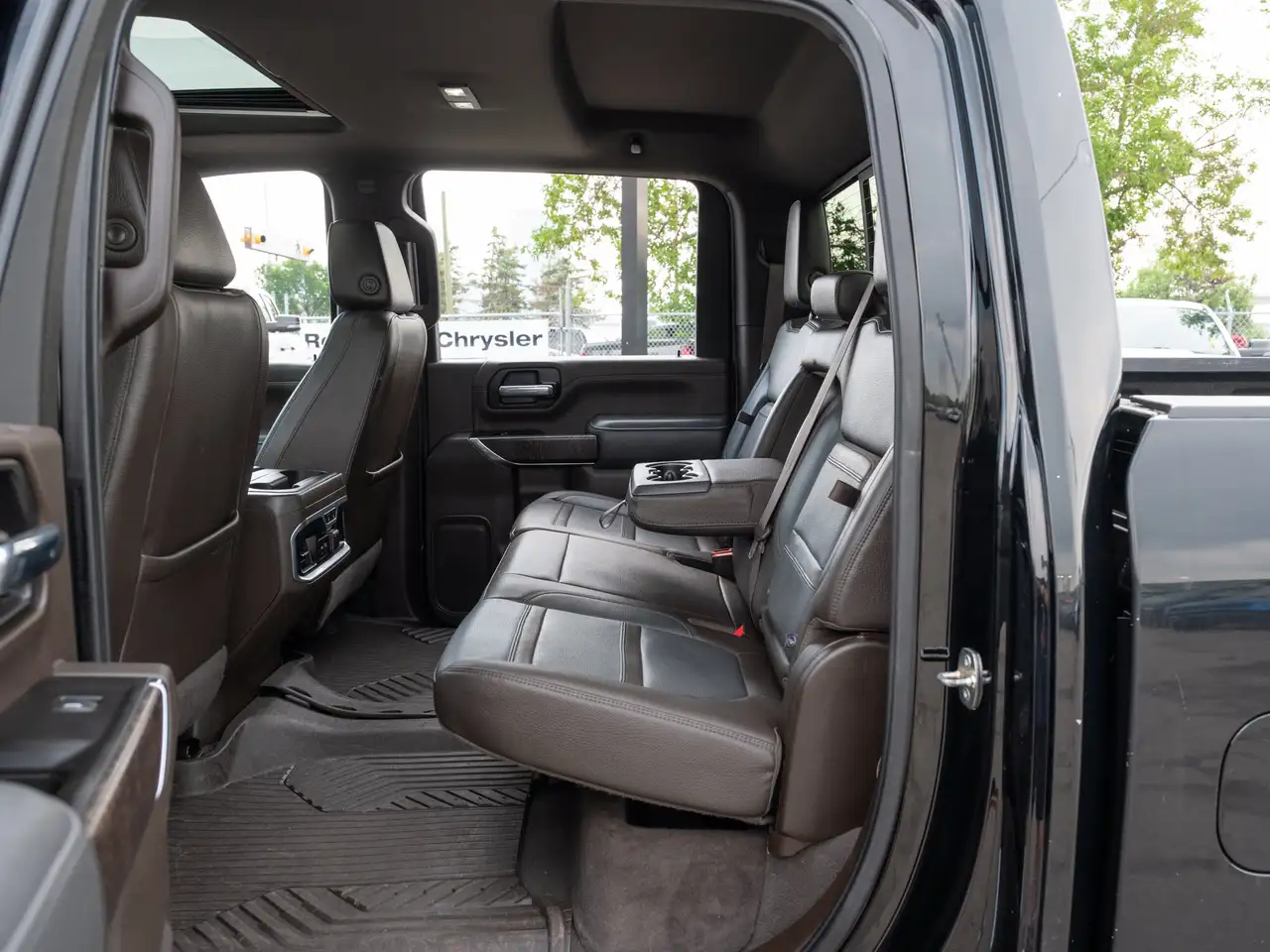 GMC Sierra 3500HD снимка GMC Sierra 3500HD