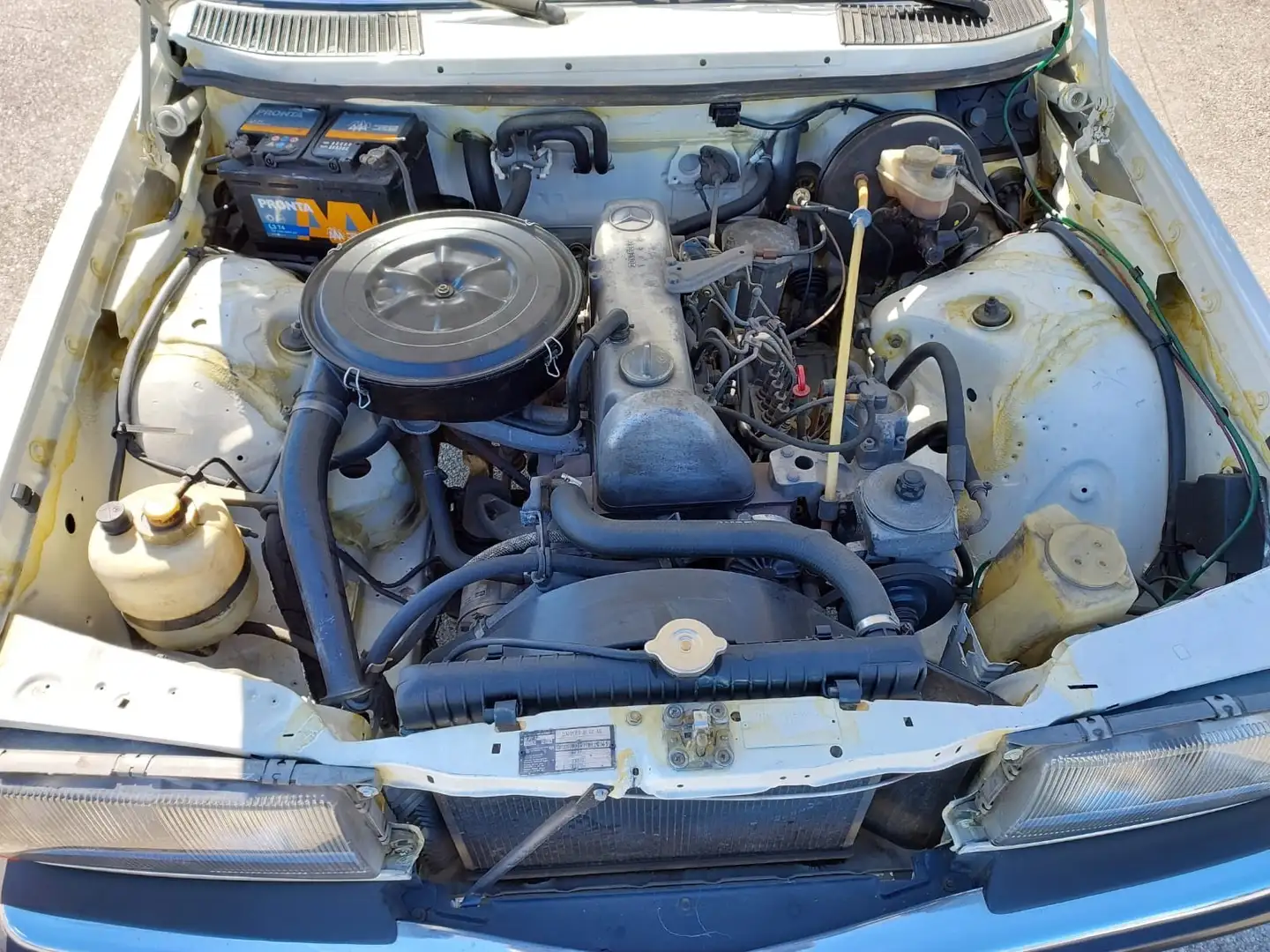 Mercedes-Benz 240 w123 240 td RESTAURATA - 1
