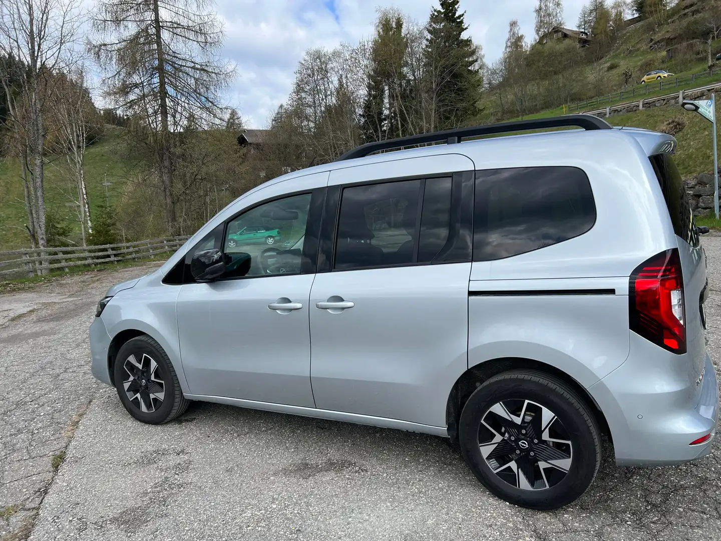 Nissan Townstar Townstar L1 DIG-T 130 Tekna Tekna Grau - 2