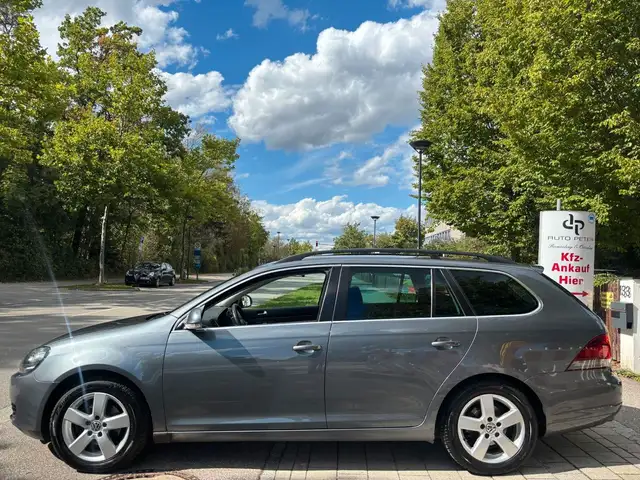 Volkswagen Golf view 2