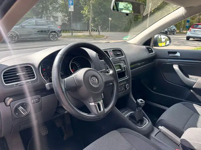 Volkswagen Golf view 10