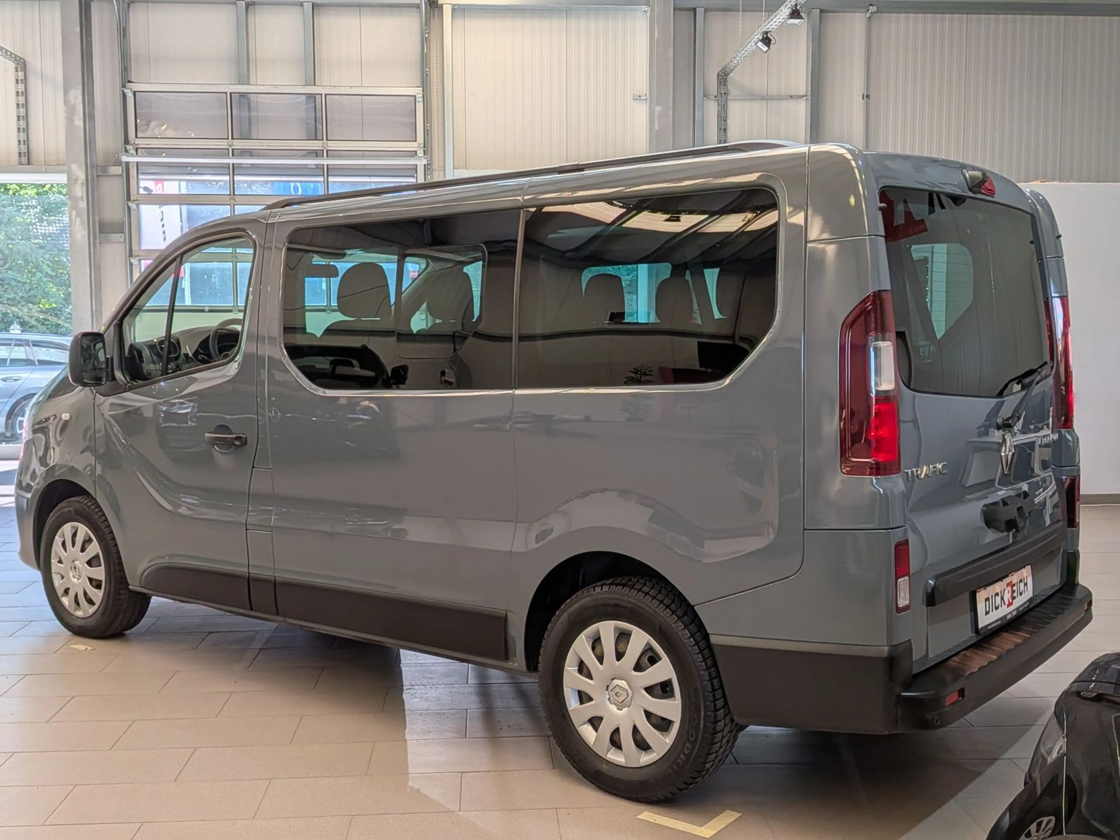 Renault Trafic L1H1 Life NAVI*CAM*LED*TEMPOMAT*9-SITZE — photo 5