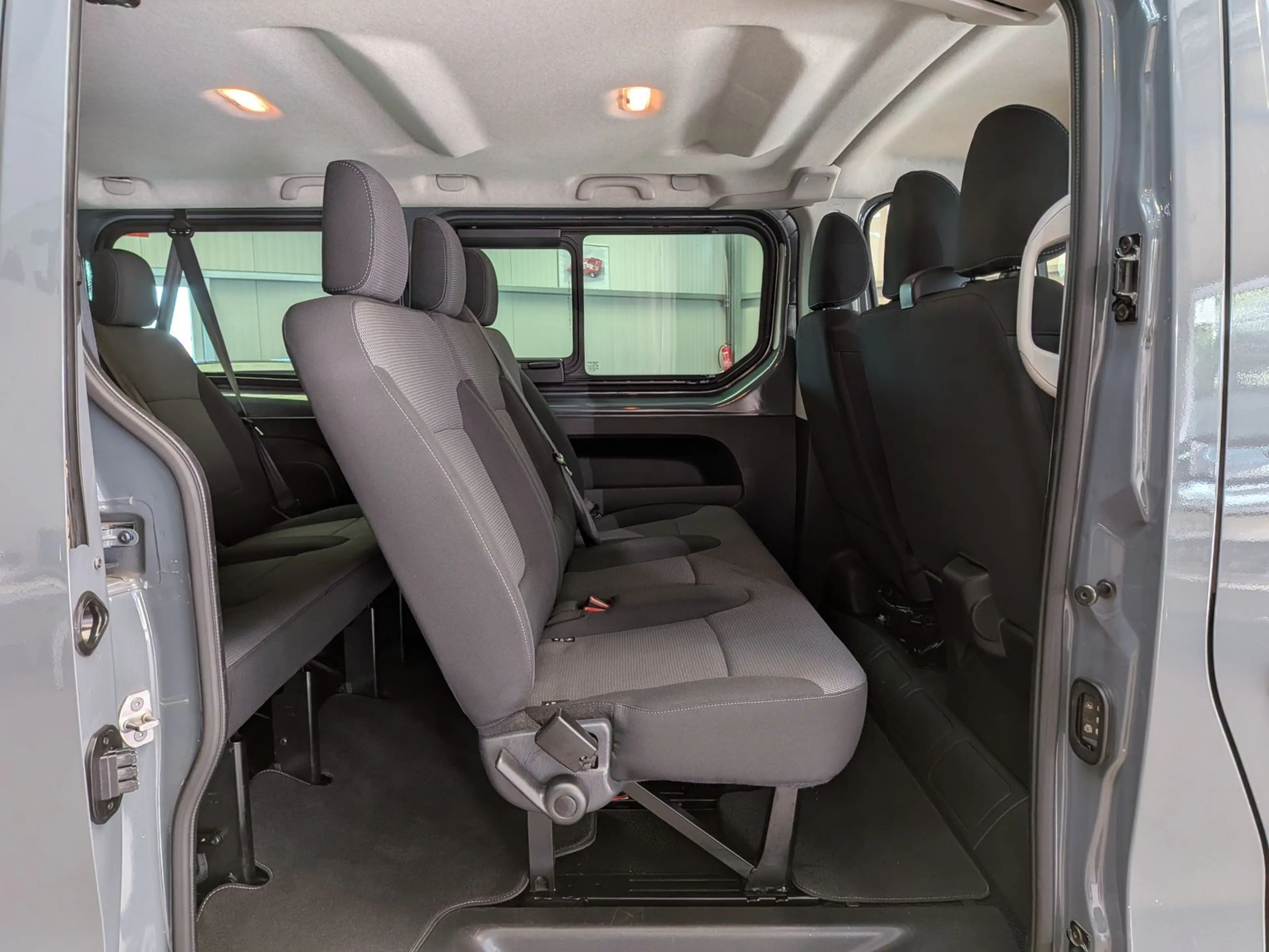 Renault Trafic L1H1 Life NAVI*CAM*LED*TEMPOMAT*9-SITZE — photo 14