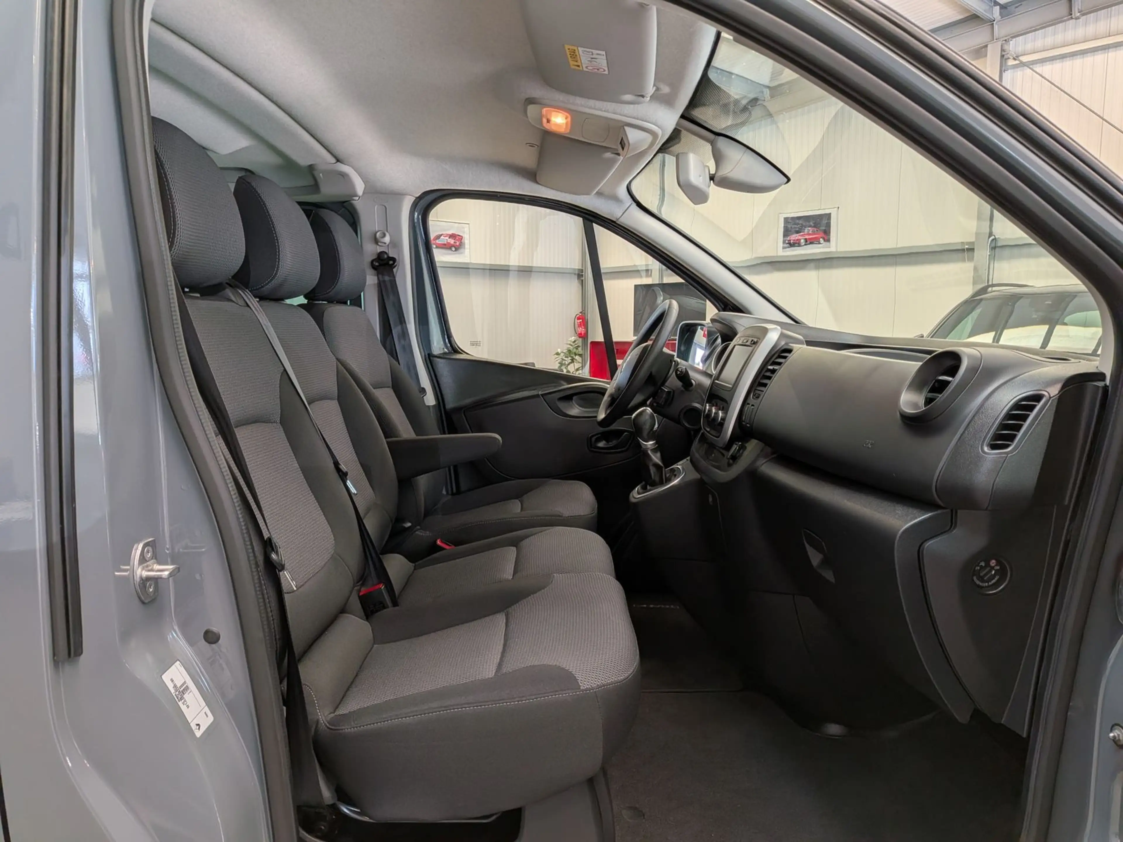 Renault Trafic L1H1 Life NAVI*CAM*LED*TEMPOMAT*9-SITZE — photo 15