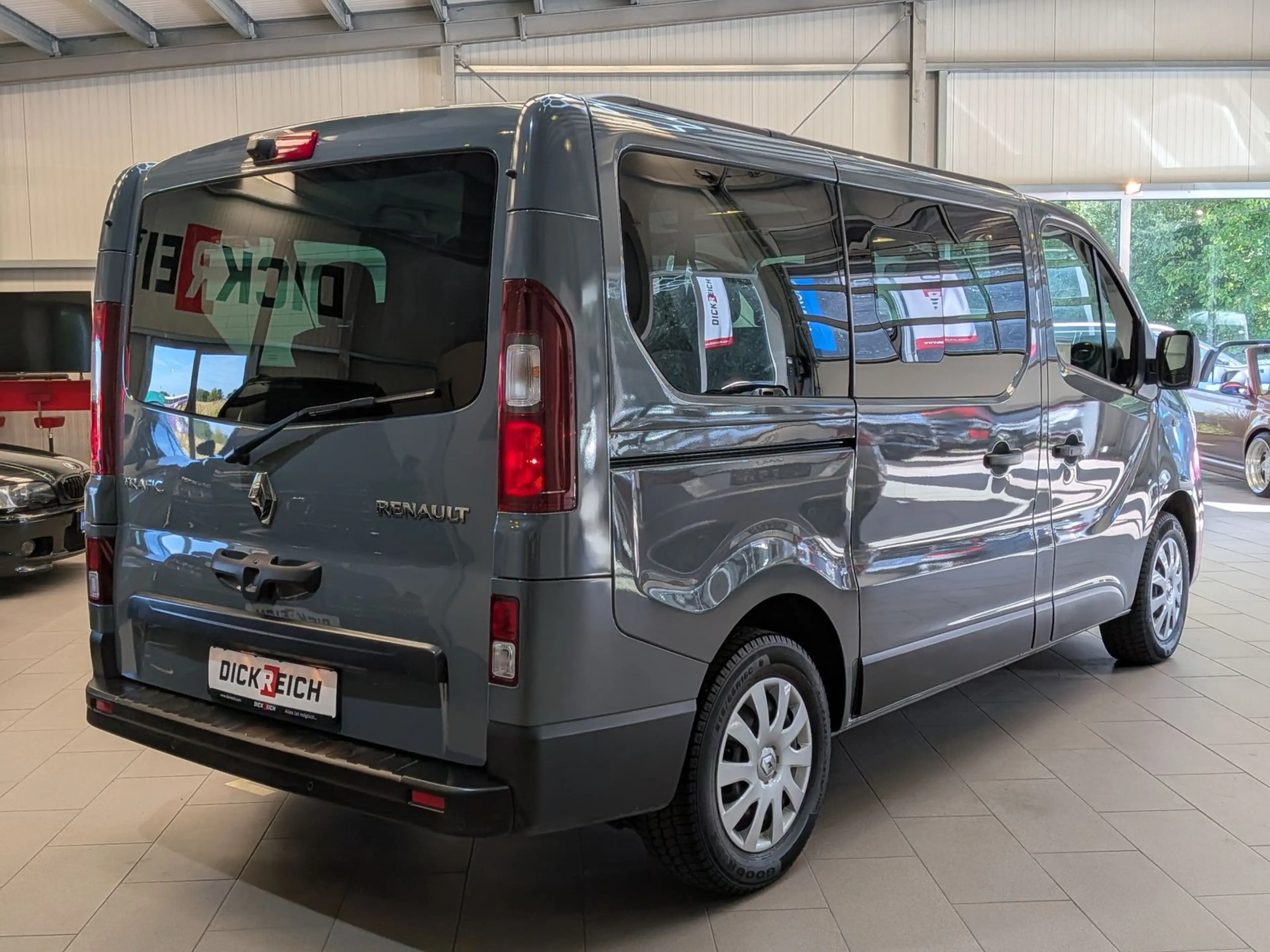 Renault Trafic L1H1 Life NAVI*CAM*LED*TEMPOMAT*9-SITZE — photo 3