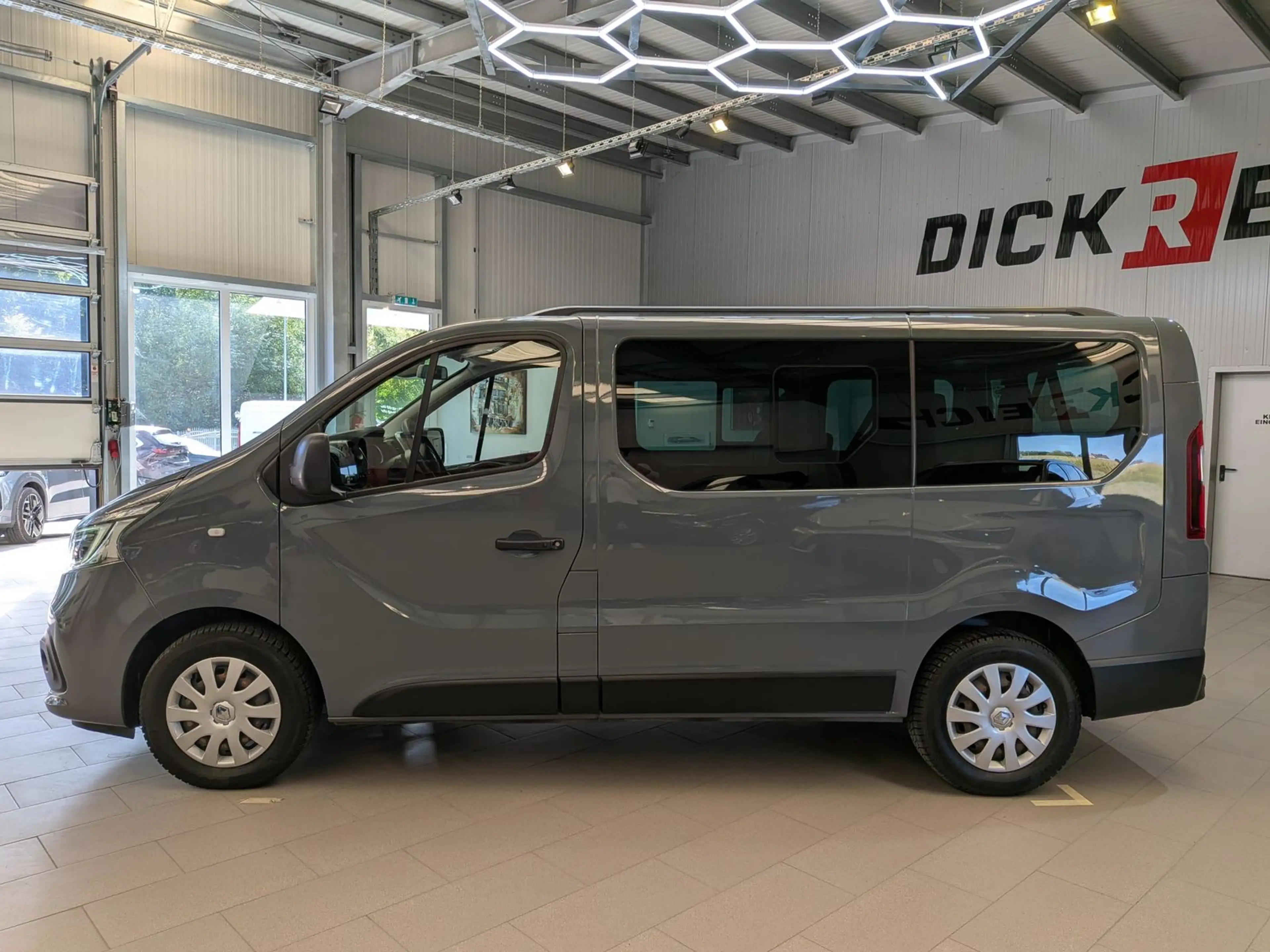Renault Trafic L1H1 Life NAVI*CAM*LED*TEMPOMAT*9-SITZE — photo 6