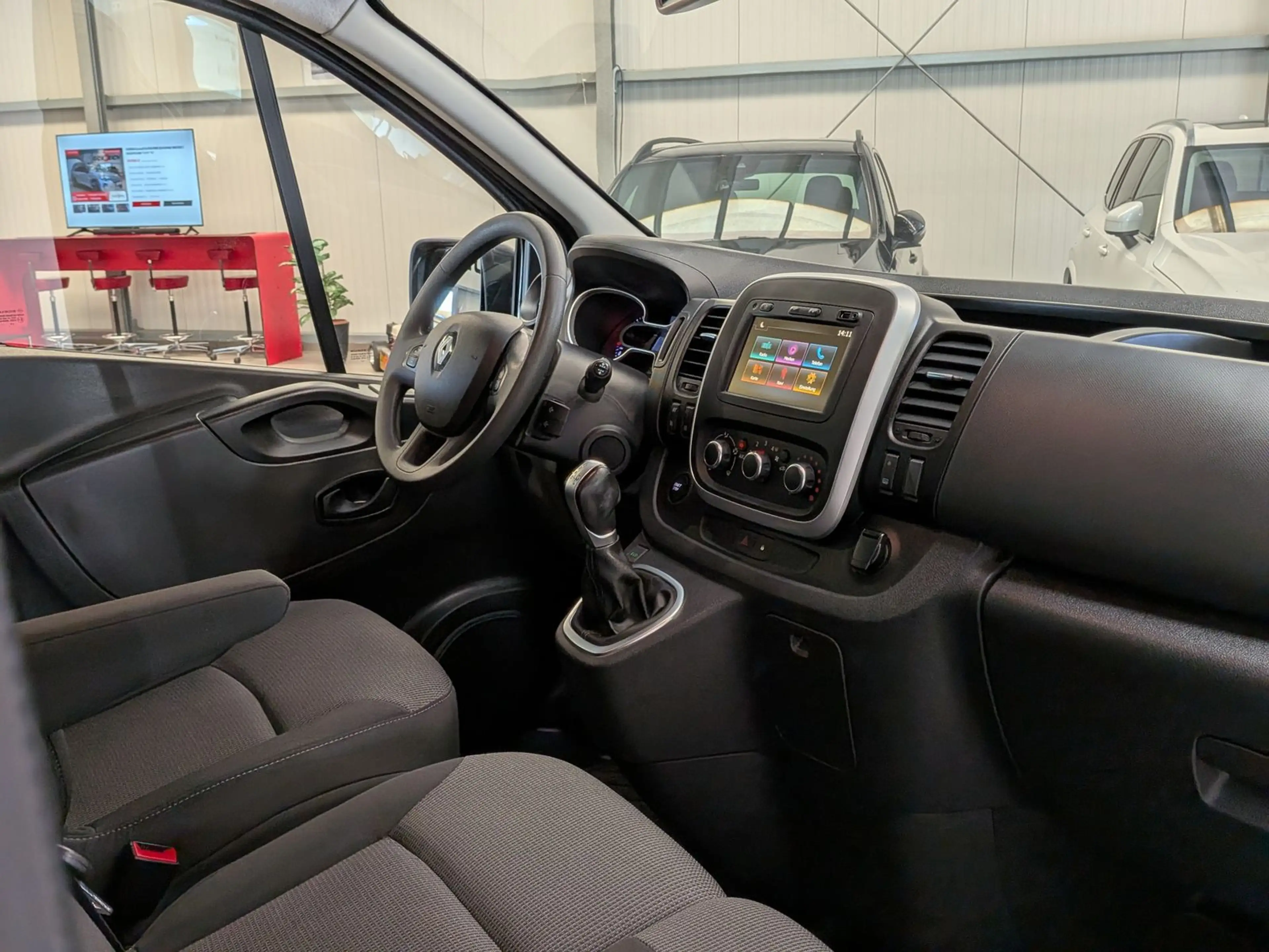 Renault Trafic L1H1 Life NAVI*CAM*LED*TEMPOMAT*9-SITZE — photo 10