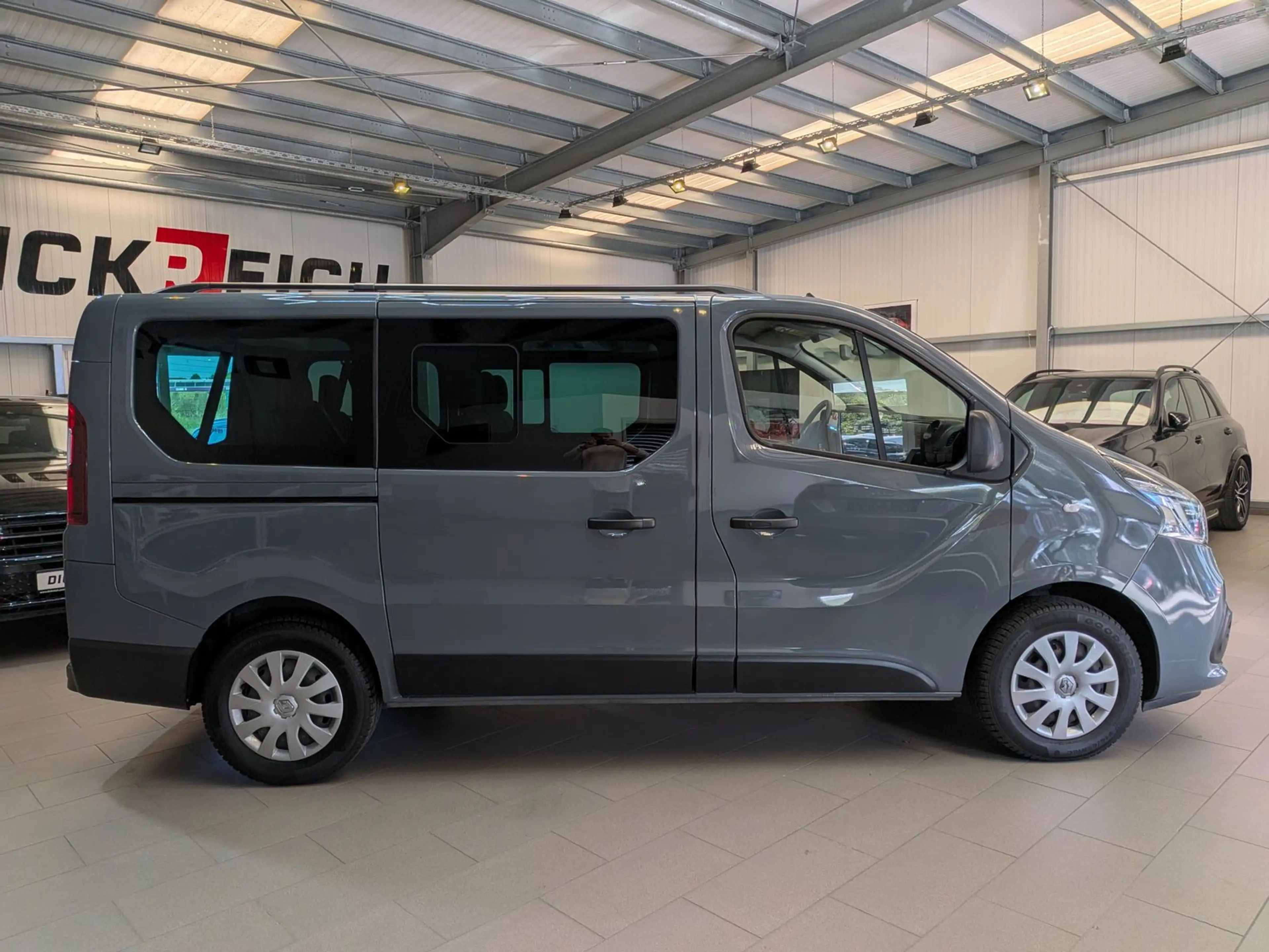 Renault Trafic L1H1 Life NAVI*CAM*LED*TEMPOMAT*9-SITZE — photo 2