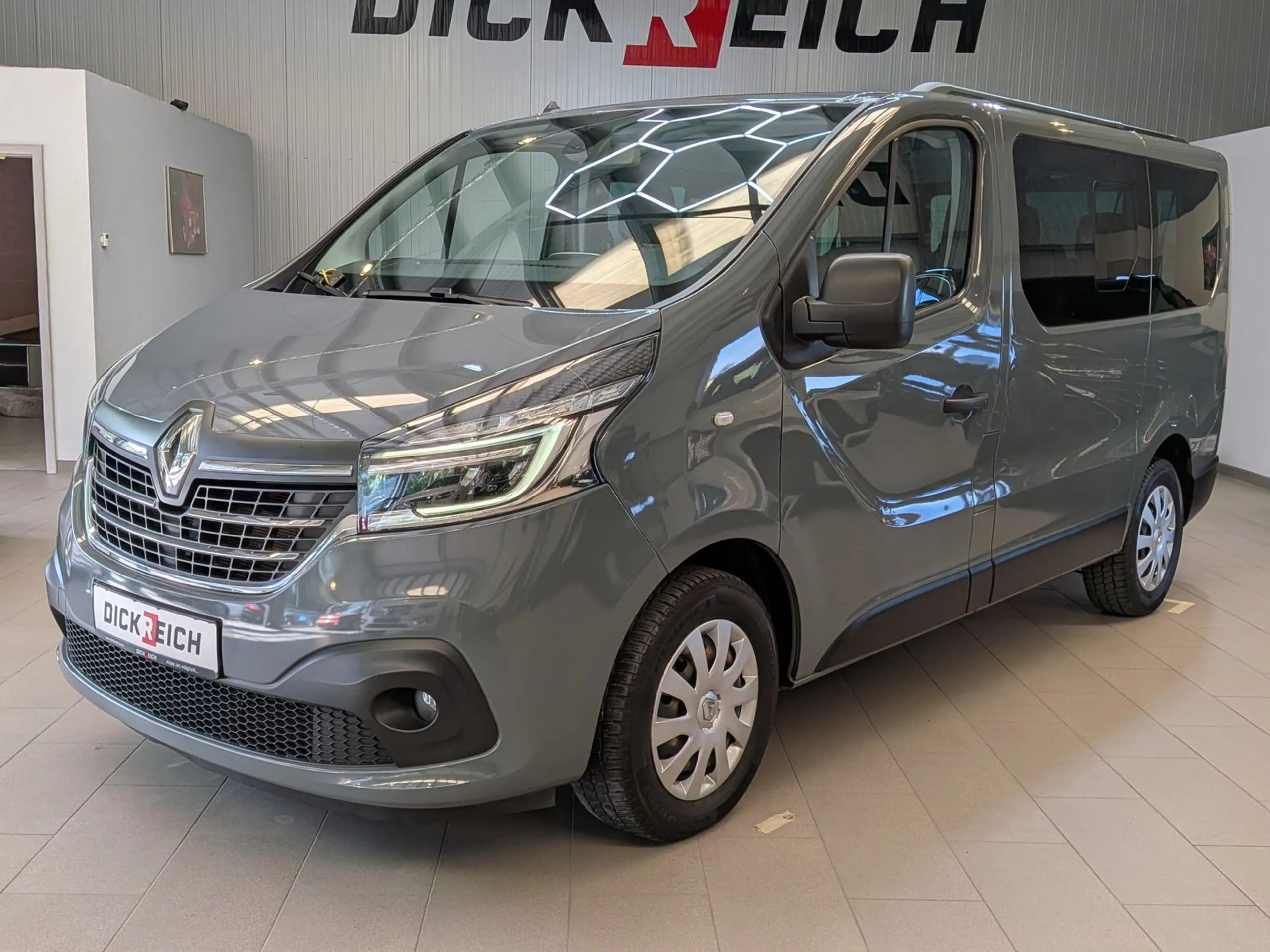 Renault Trafic L1H1 Life NAVI*CAM*LED*TEMPOMAT*9-SITZE — photo 7
