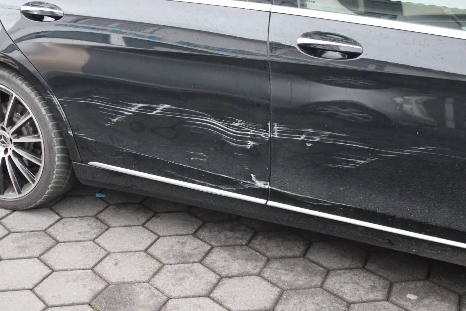 Mercedes-Benz S 350 S350d Lang Version Fond TV Exklusiv Voll-Aus. Schwarz - 2