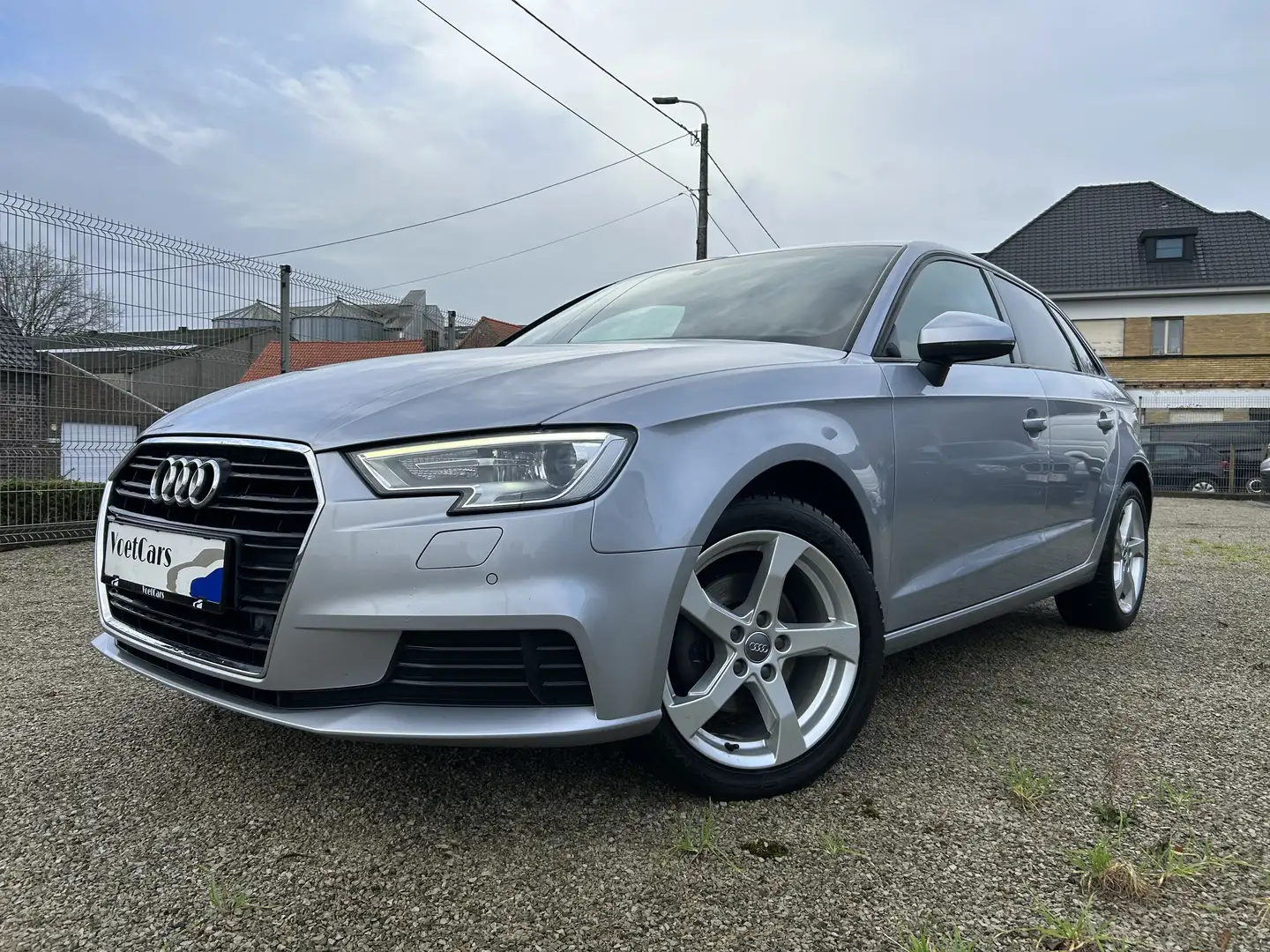 Audi A3 30 TDI Sportback S tronic / GPS / LED / Cruise Argent - 1