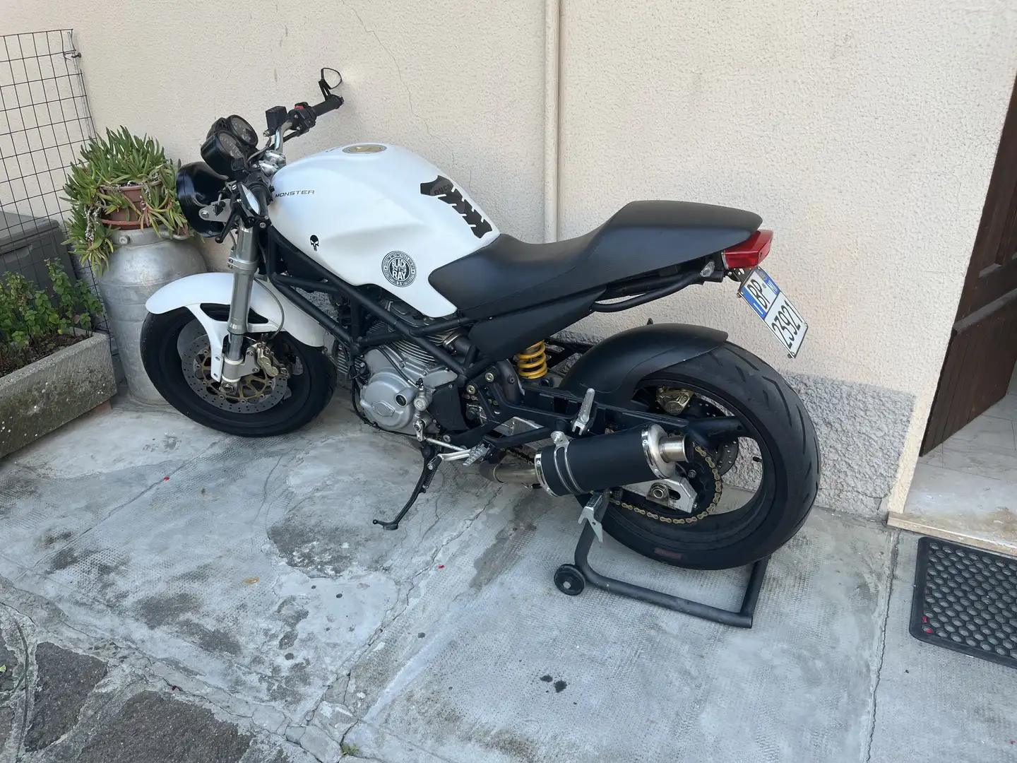 Ducati Monster 620 - 1