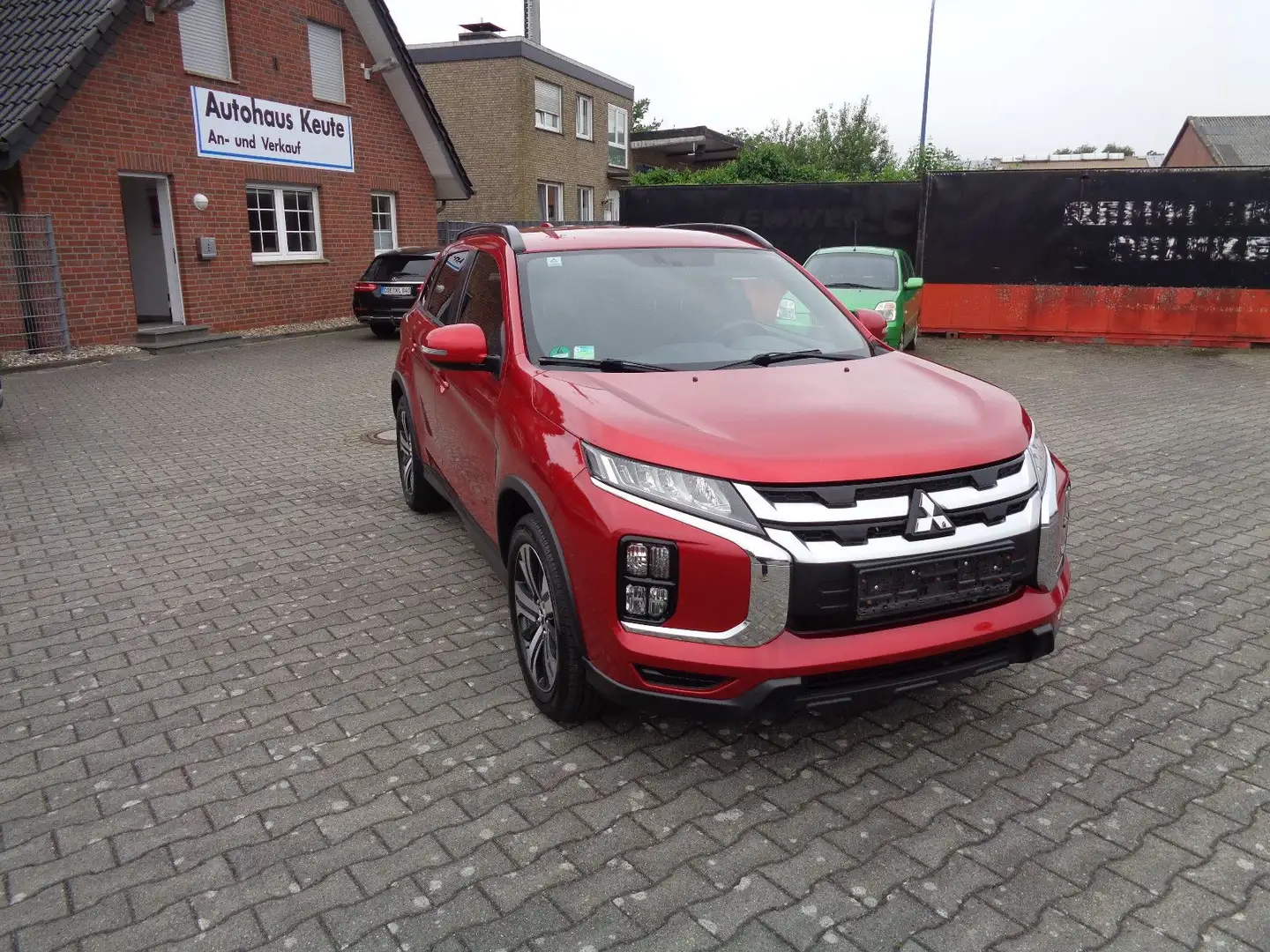 Mitsubishi ASX Intro Edition+ 2WD, Kamera, Nav., 8fach, Aut Rot - 2