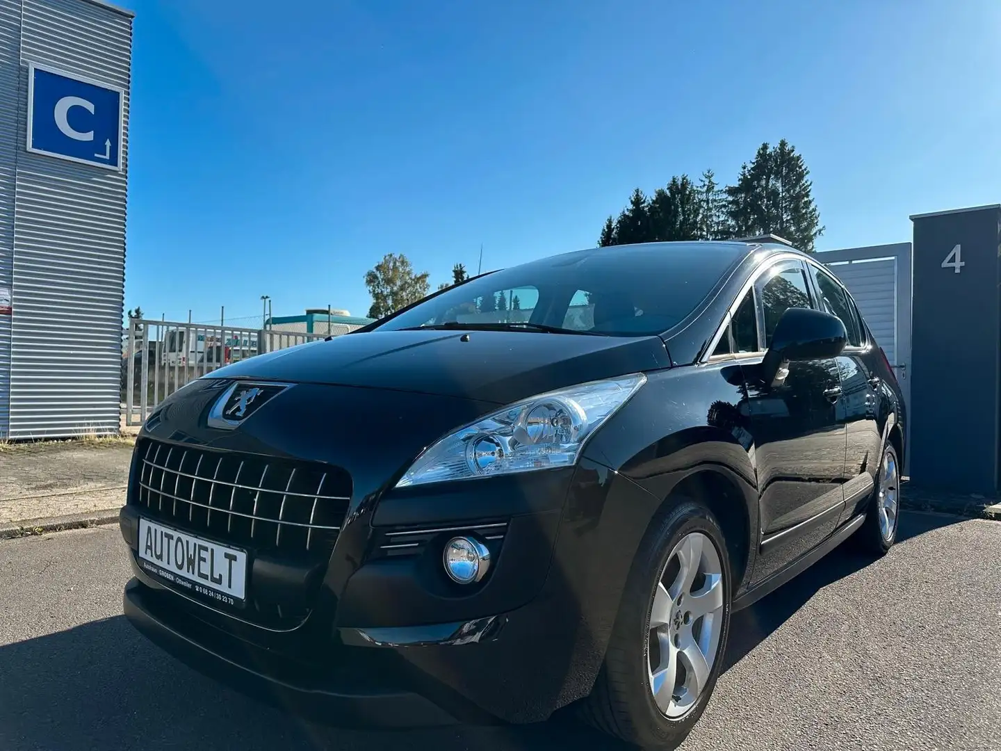 Peugeot 3008 Active 1,8 Klimaautomatik Scheckheftgepfleg Schwarz - 1