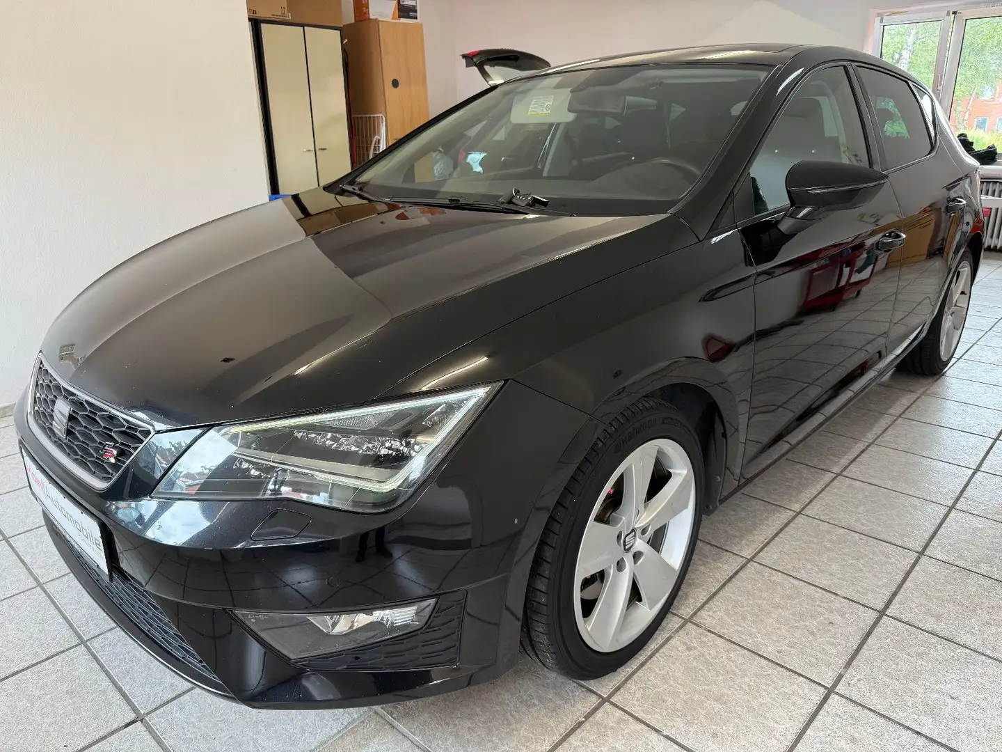 SEAT Leon FR*PDC*Schiebedach*LED*Navi* Schwarz - 1