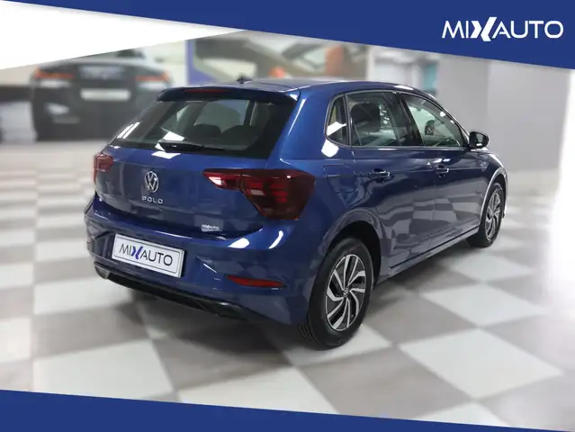 Volkswagen Polo view 5