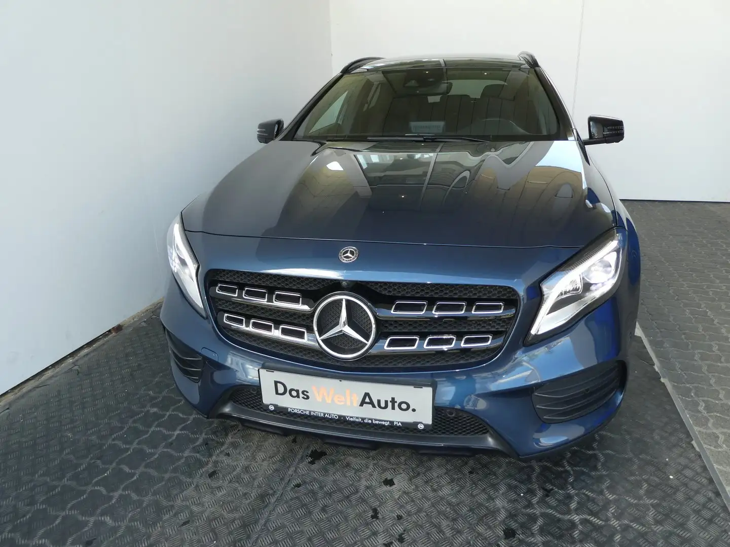 Mercedes-Benz GLA 200 GLA 200 Blau - 2