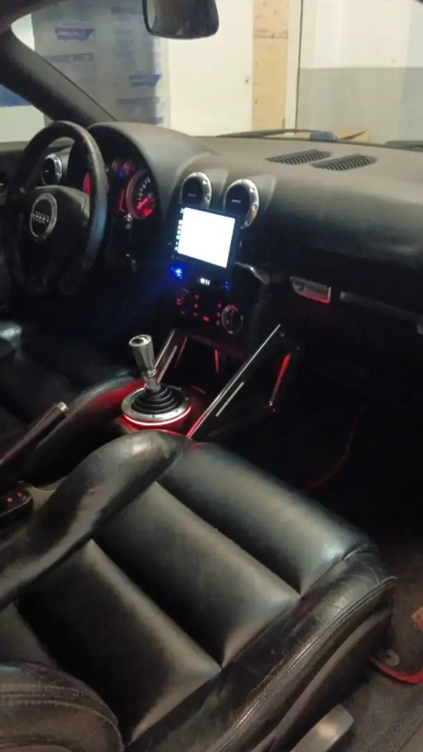 Audi TT Coupé 1.8T quattro 6vel. 180 Schwarz - 2