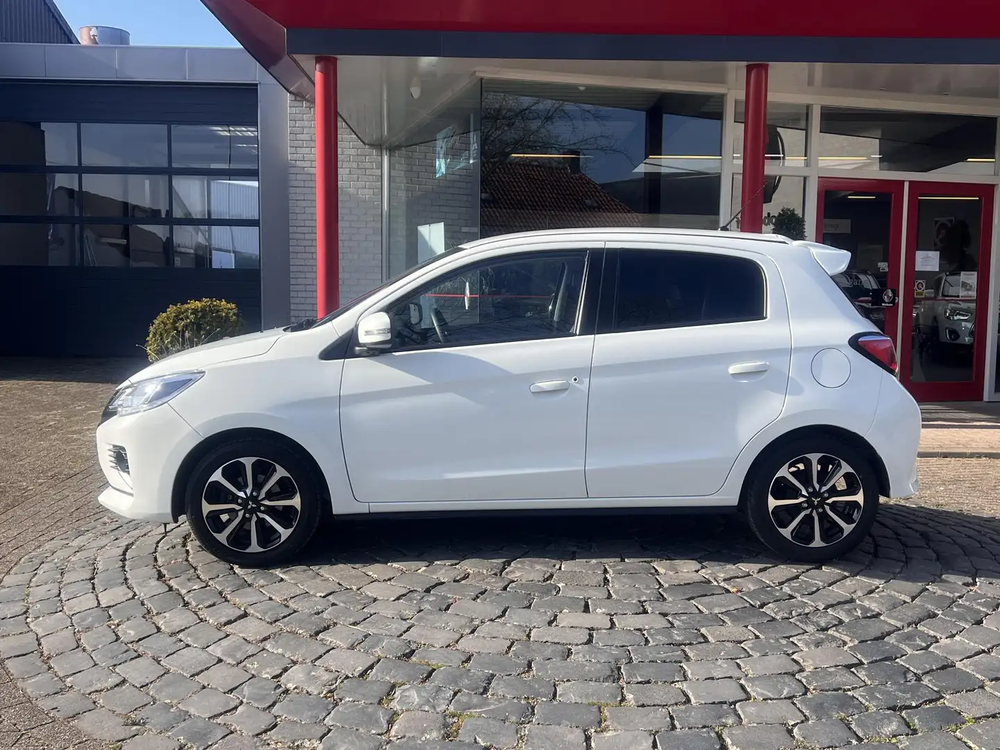 Mitsubishi Space Star 1.2 Instyle | 15" LMV | Leder | Carplay | Camera | Weiß - 2