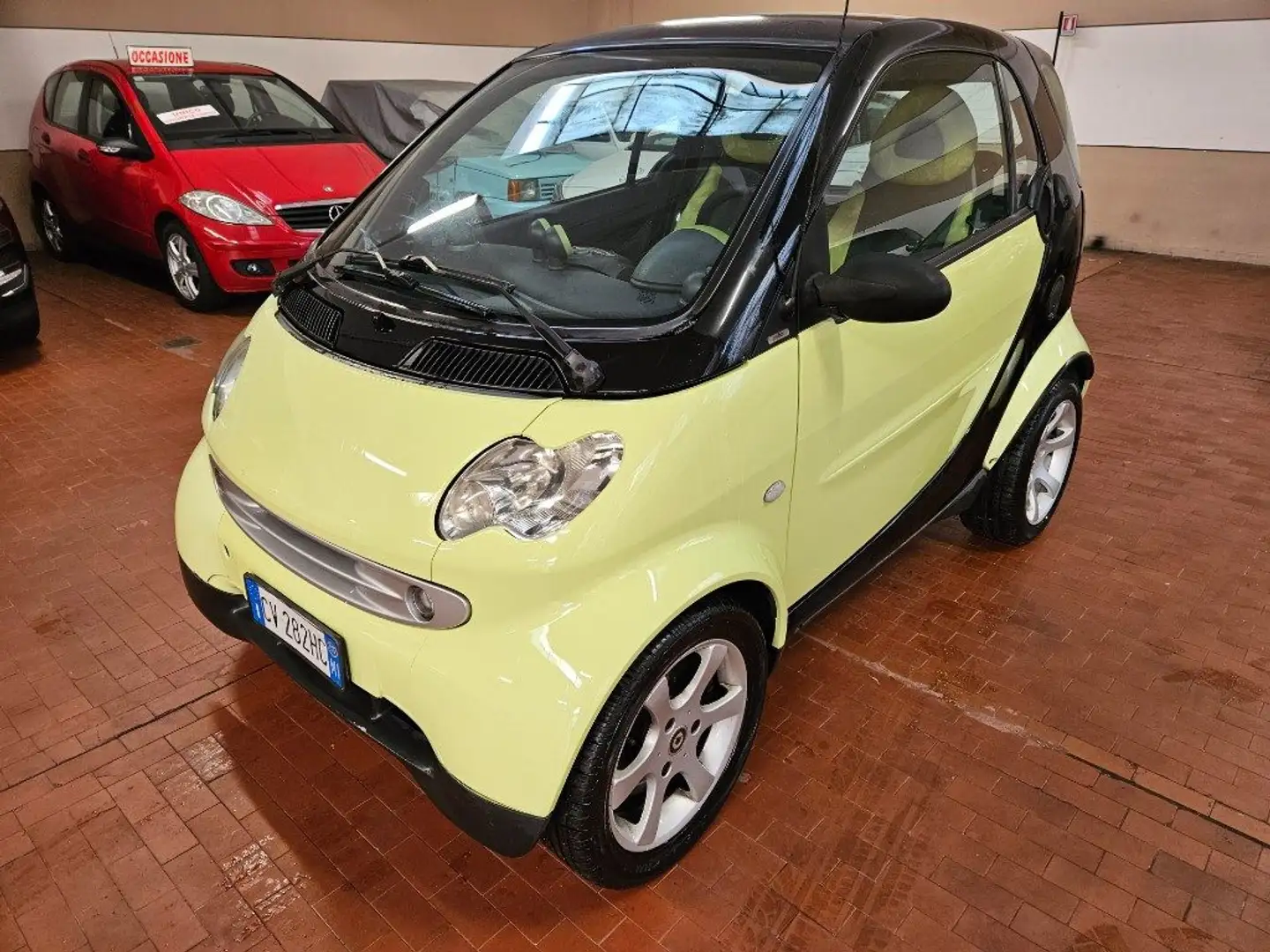 smart forTwo 700 coupé pulse (45 kW) Giallo - 1