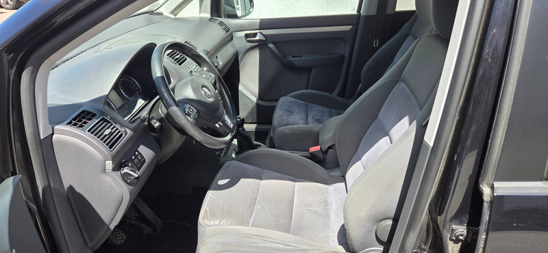 Volkswagen Touran Highline — photo 10