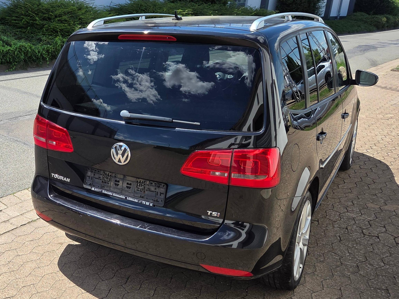 Volkswagen Touran Highline — photo 7