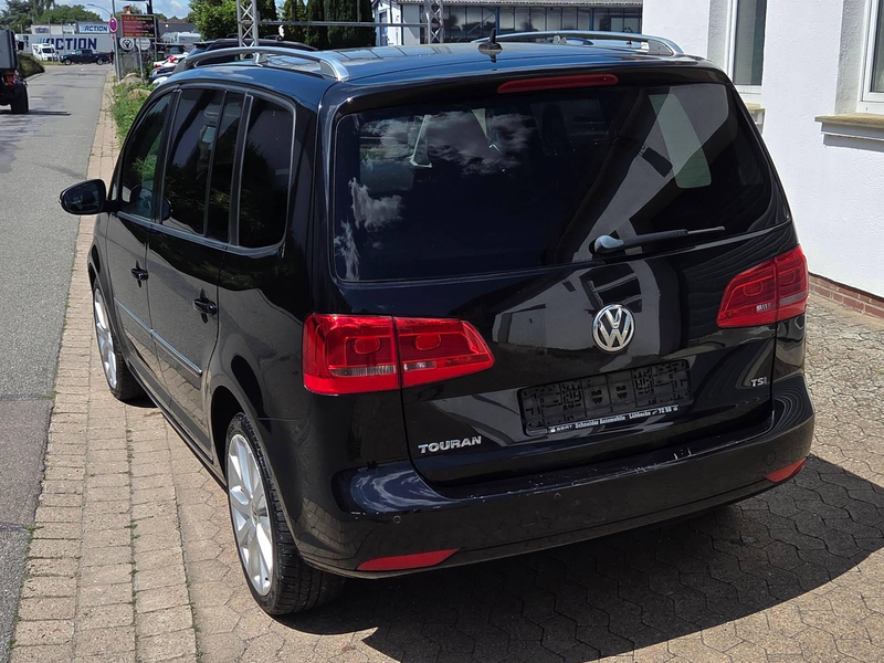 Volkswagen Touran Highline — photo 8