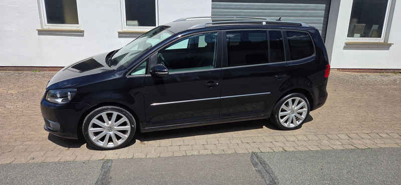 Volkswagen Touran Highline — photo 3