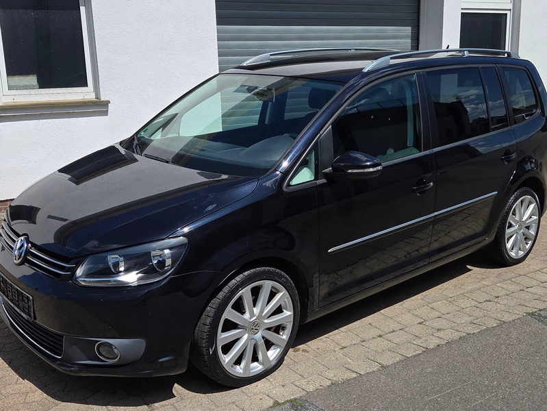 Volkswagen Touran Highline — photo 2