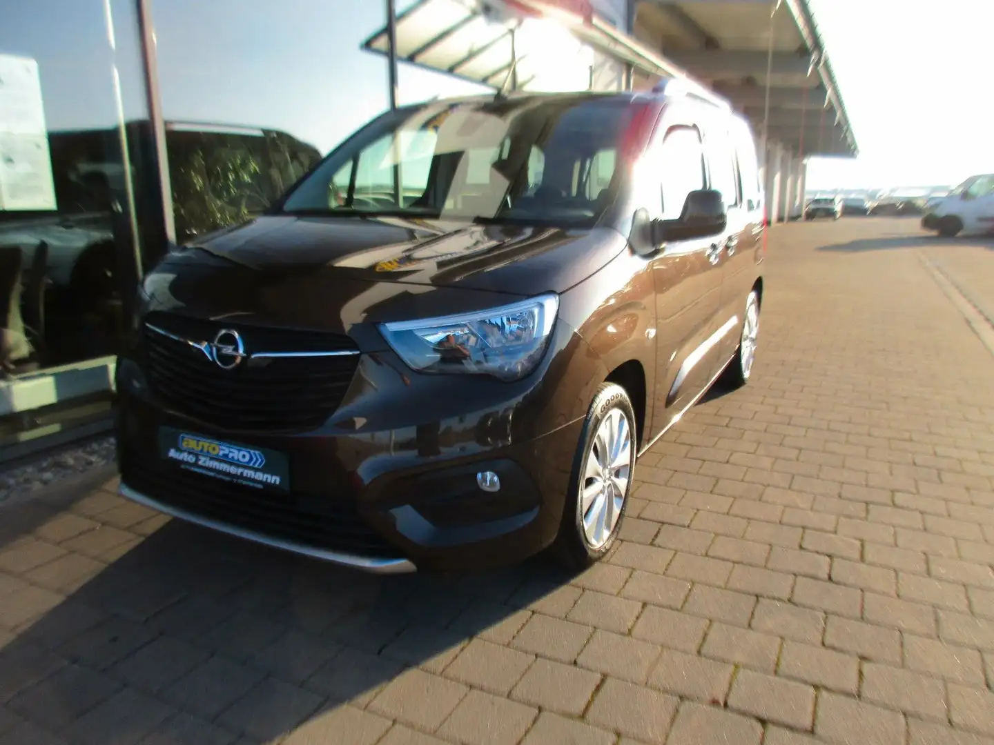 Opel Combo Life E Innovation RFK SHZ LRH Panoramadach Braun - 1
