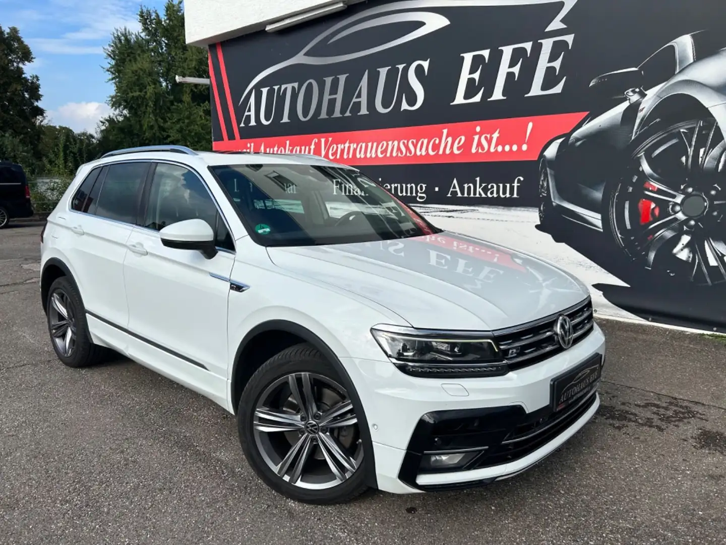Volkswagen Tiguan R-Line 4M Pano Leder LED HUD AHK CarPlay Alb - 1