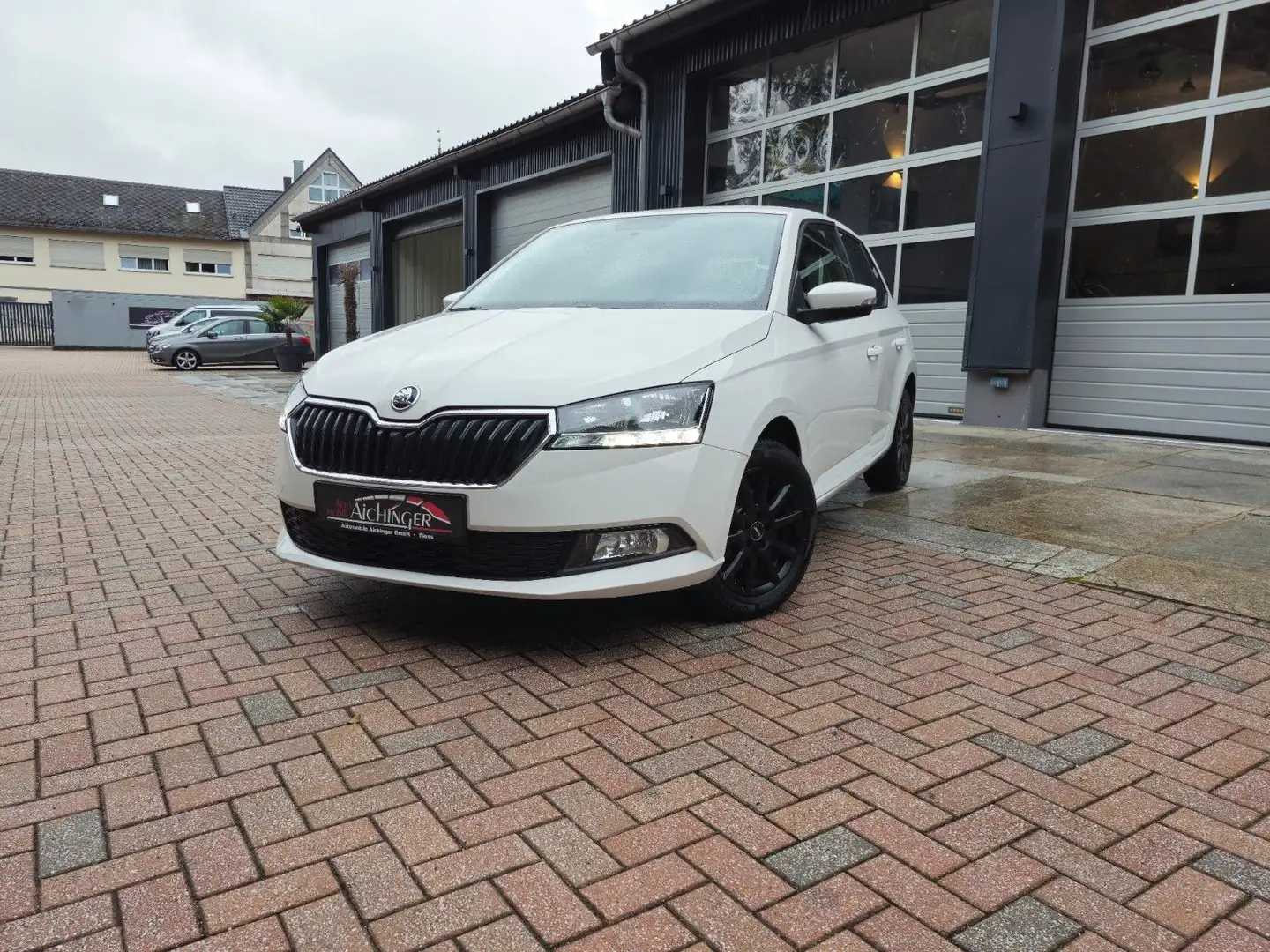 Skoda Fabia Ambition 8-Fach 1.Hand Klima Service neu Weiß - 1