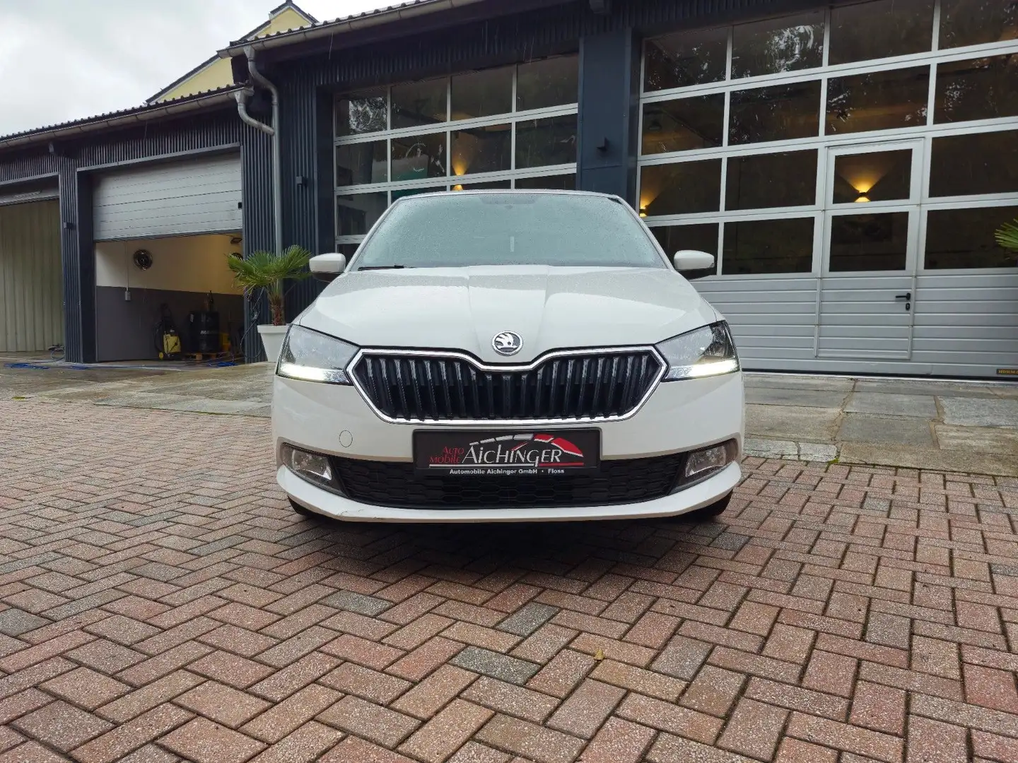 Skoda Fabia Ambition 8-Fach 1.Hand Klima Service neu Weiß - 2
