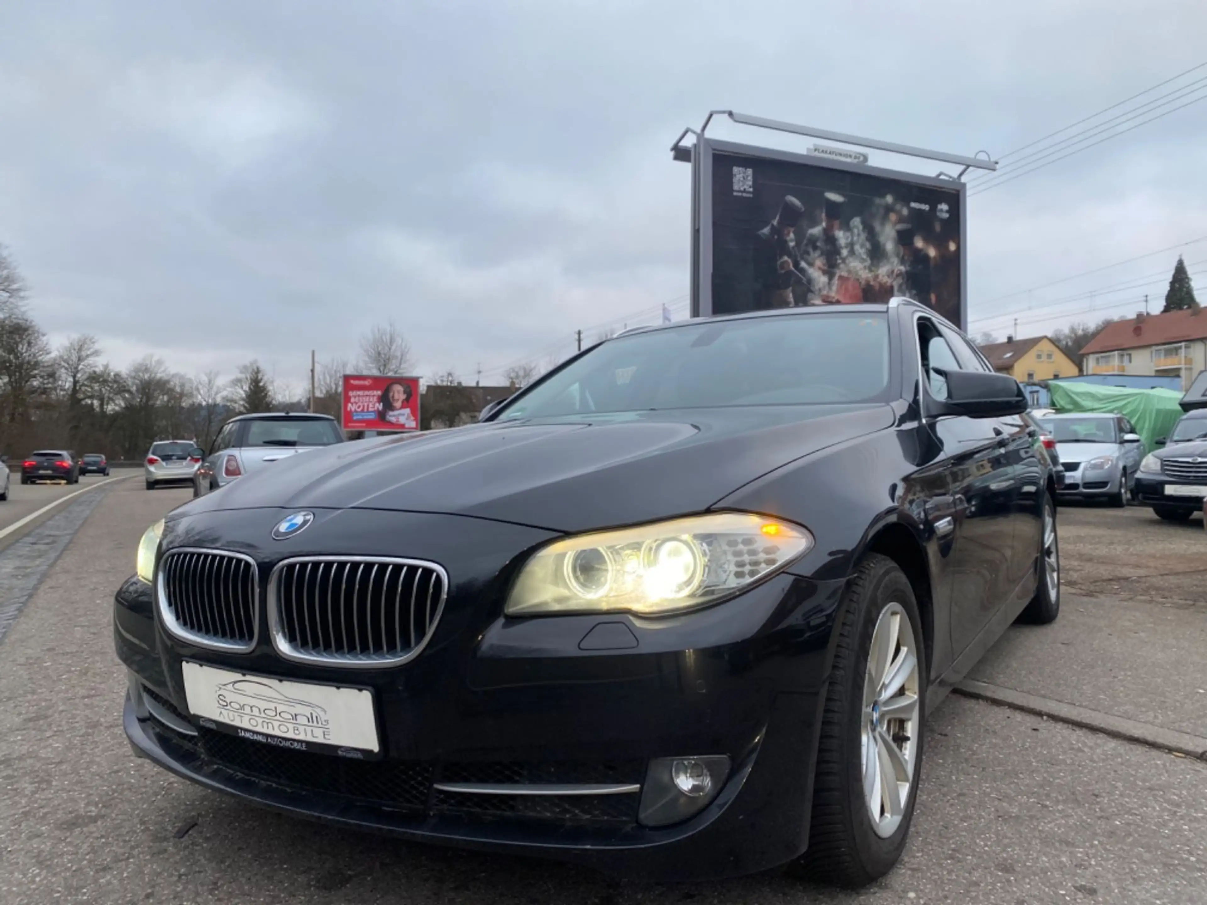 BMW 525 5-er 525 d Touring*LEDER*NAVI*BLUETOOTH*BI-XENON