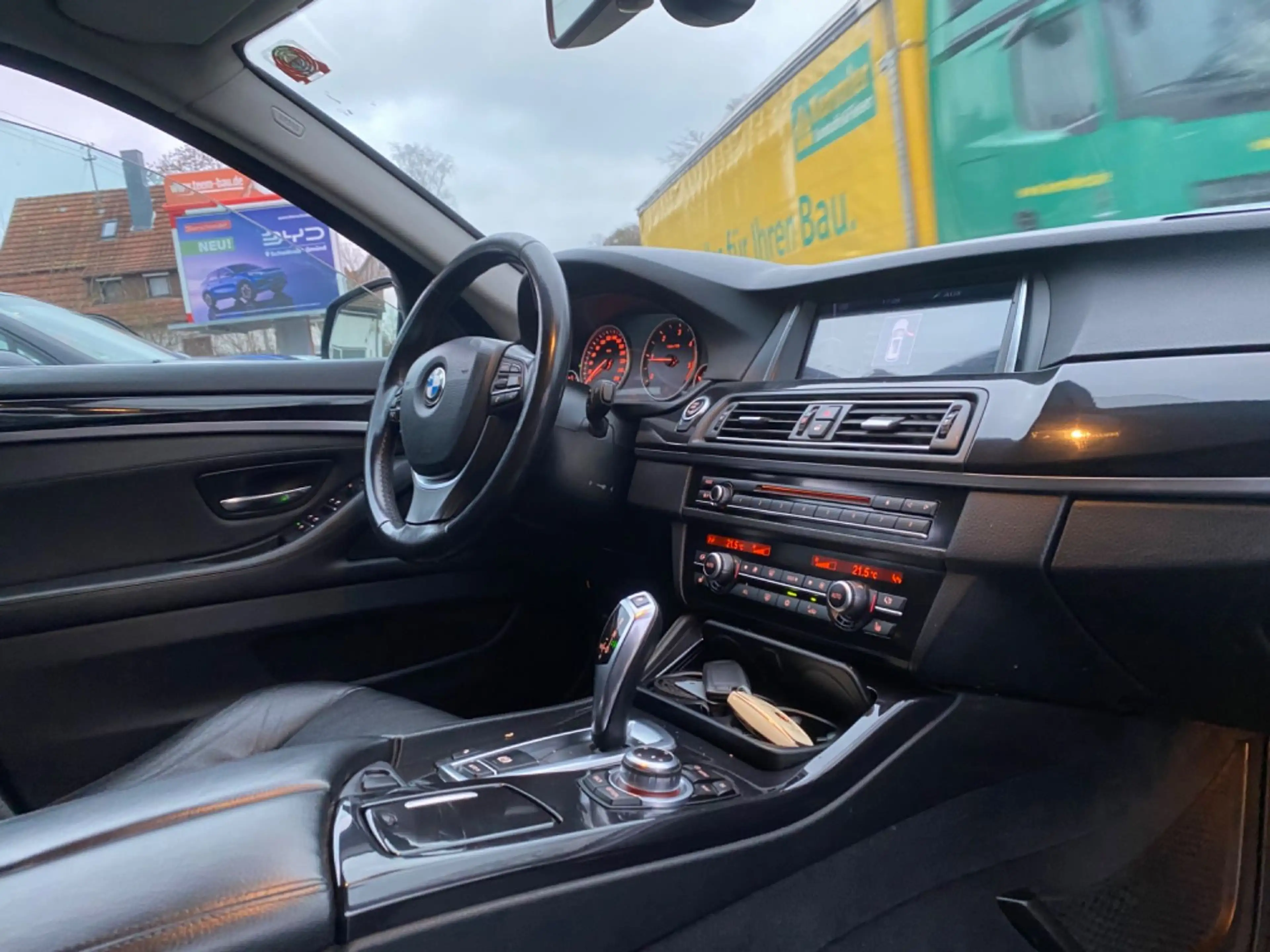 BMW 525 5-er 525 d Touring*LEDER*NAVI*BLUETOOTH*BI-XENON — photo 6